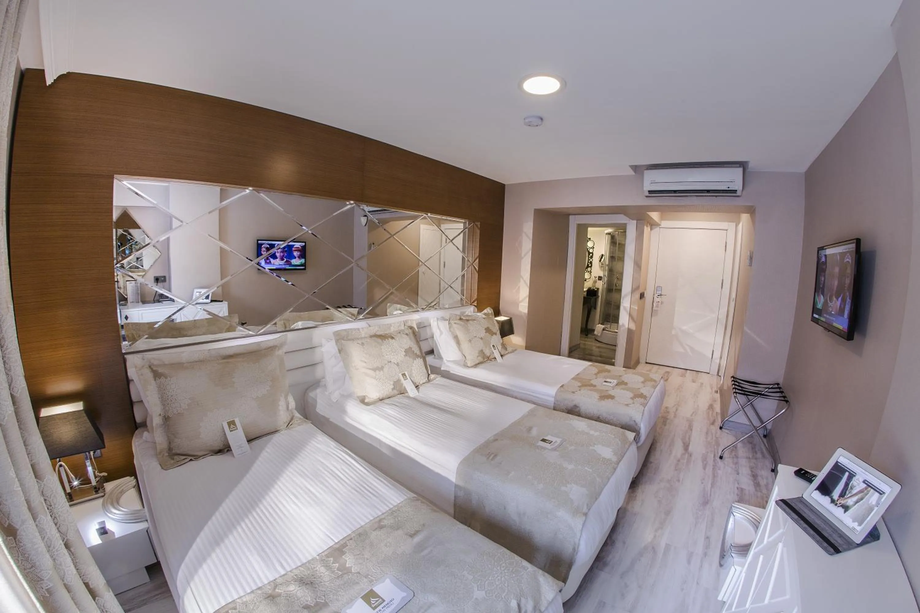 Bedroom in Demonti Hotel