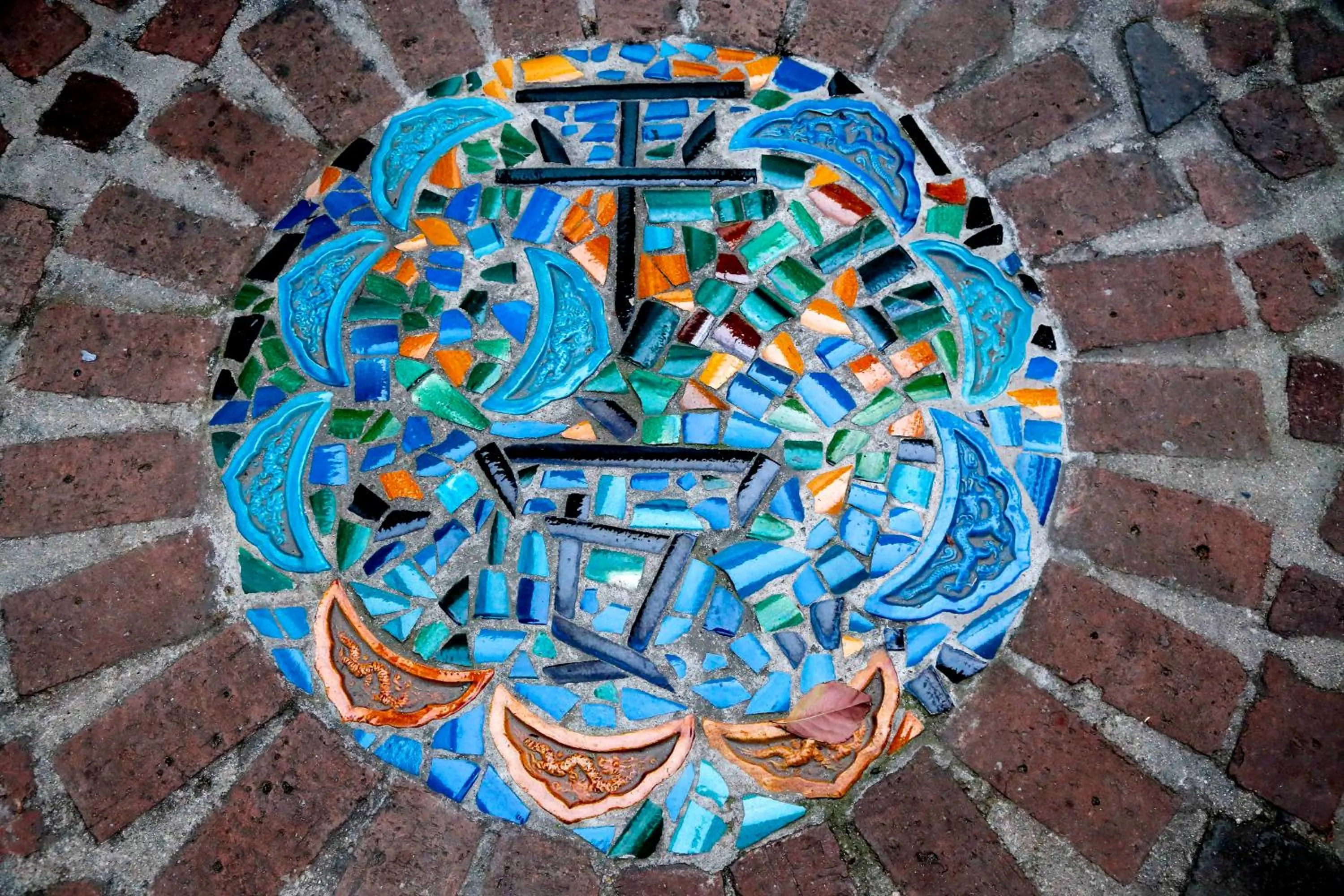 Decorative detail in Brickyard Retreat at Mutianyu Great Wall Adjoin to Mutianyu Great Wall - Room with the View of Great Wall - Jacuzzi with the View of Great Wall - Vehicle Shuttle Service - International Catering - SPA& Nail Beauty Facilities