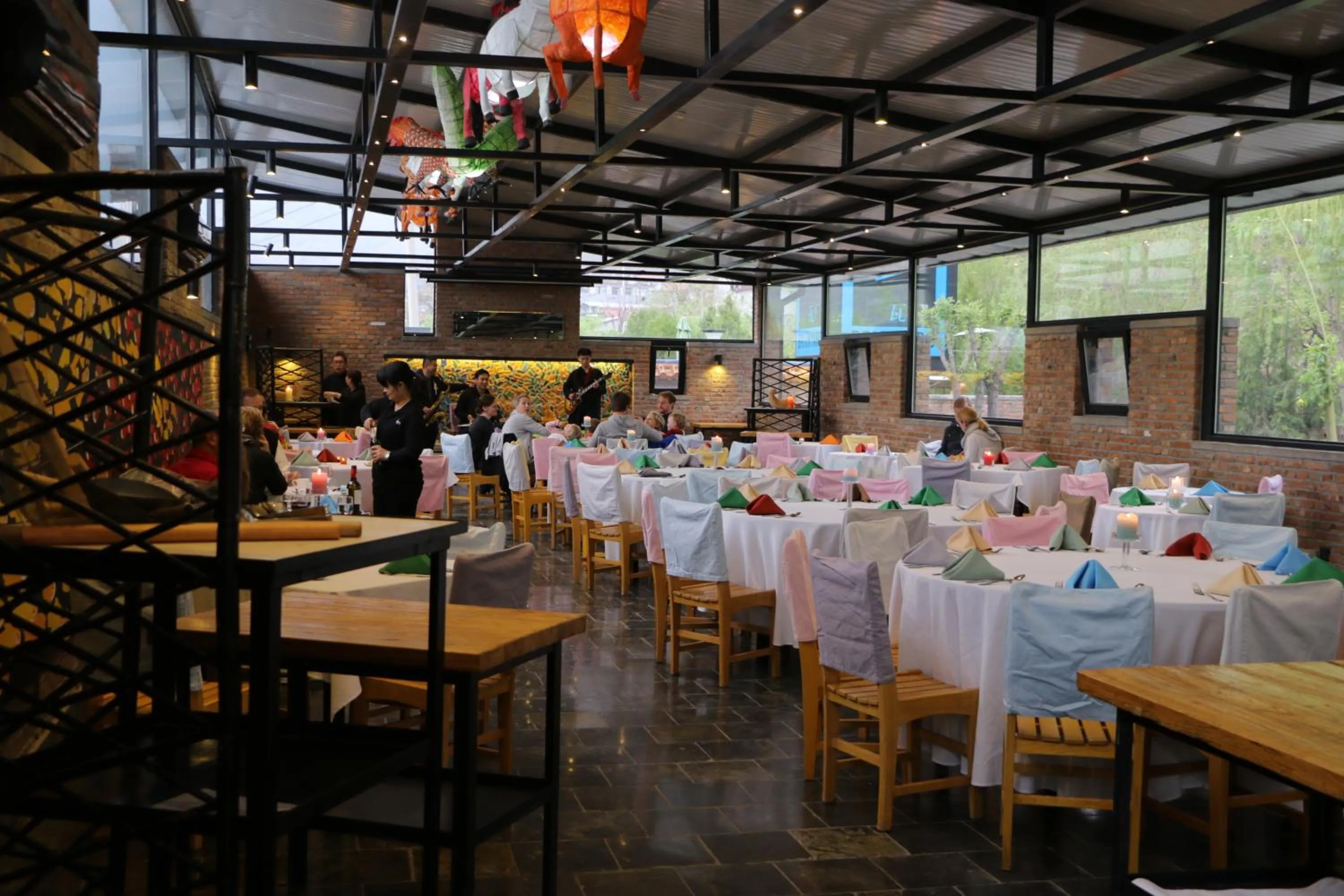 Restaurant/places to eat in Brickyard Retreat at Mutianyu Great Wall Adjoin to Mutianyu Great Wall - Room with the View of Great Wall - Jacuzzi with the View of Great Wall - Vehicle Shuttle Service - International Catering - SPA& Nail Beauty Facilities