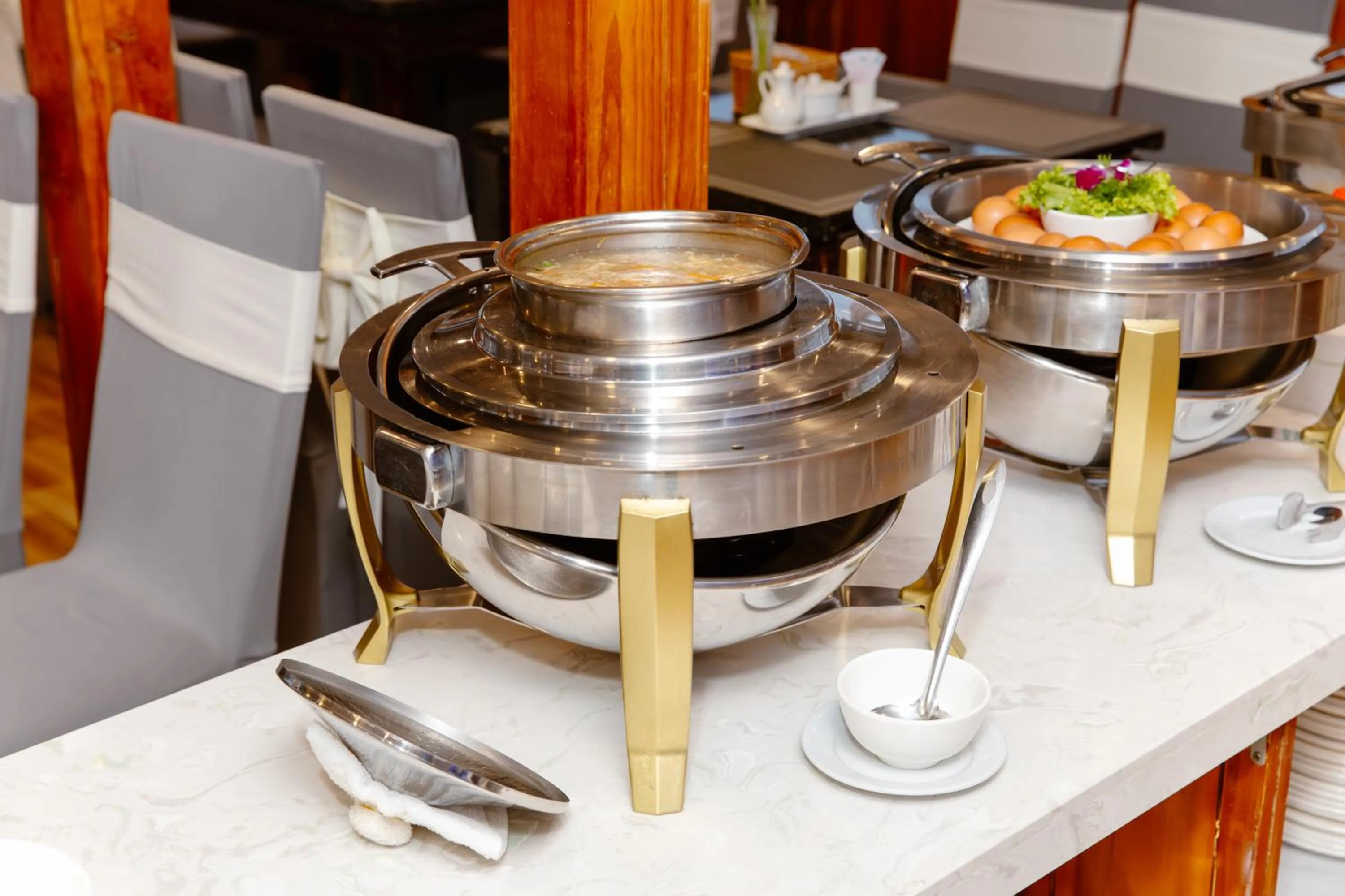 Food and drinks in Boss Palace Hotel