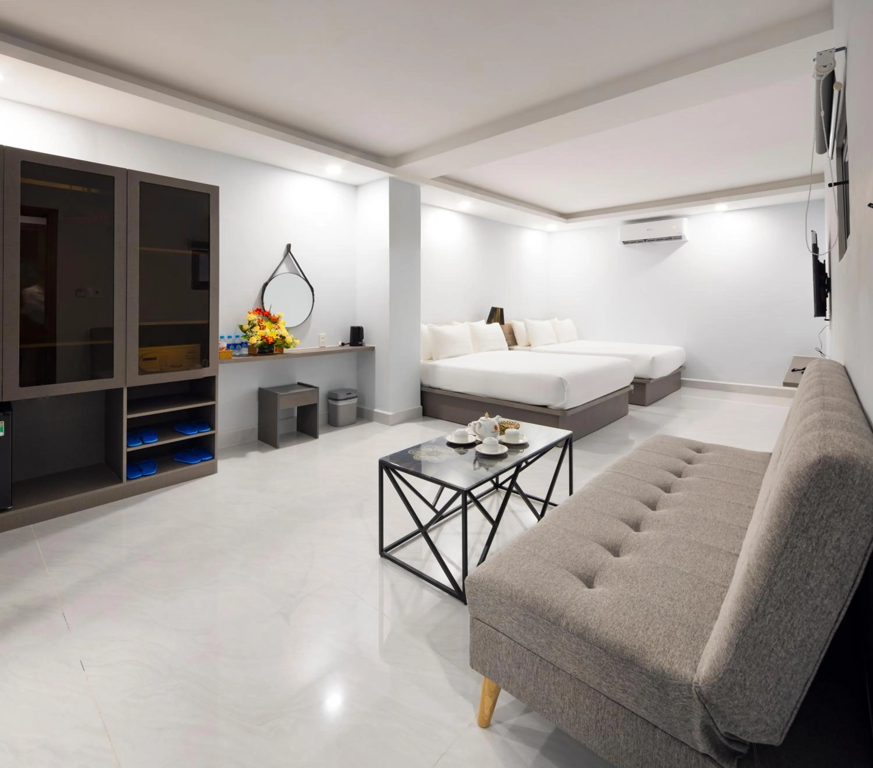 Photo of the whole room, Bed in Boss Palace Hotel