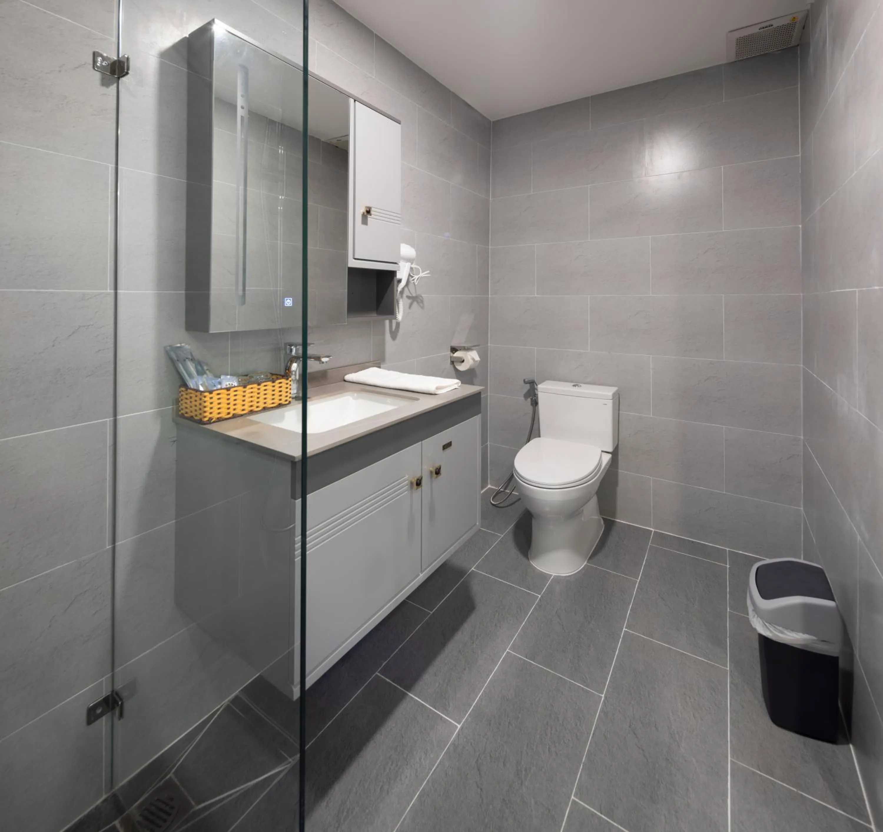 Toilet in Boss Palace Hotel