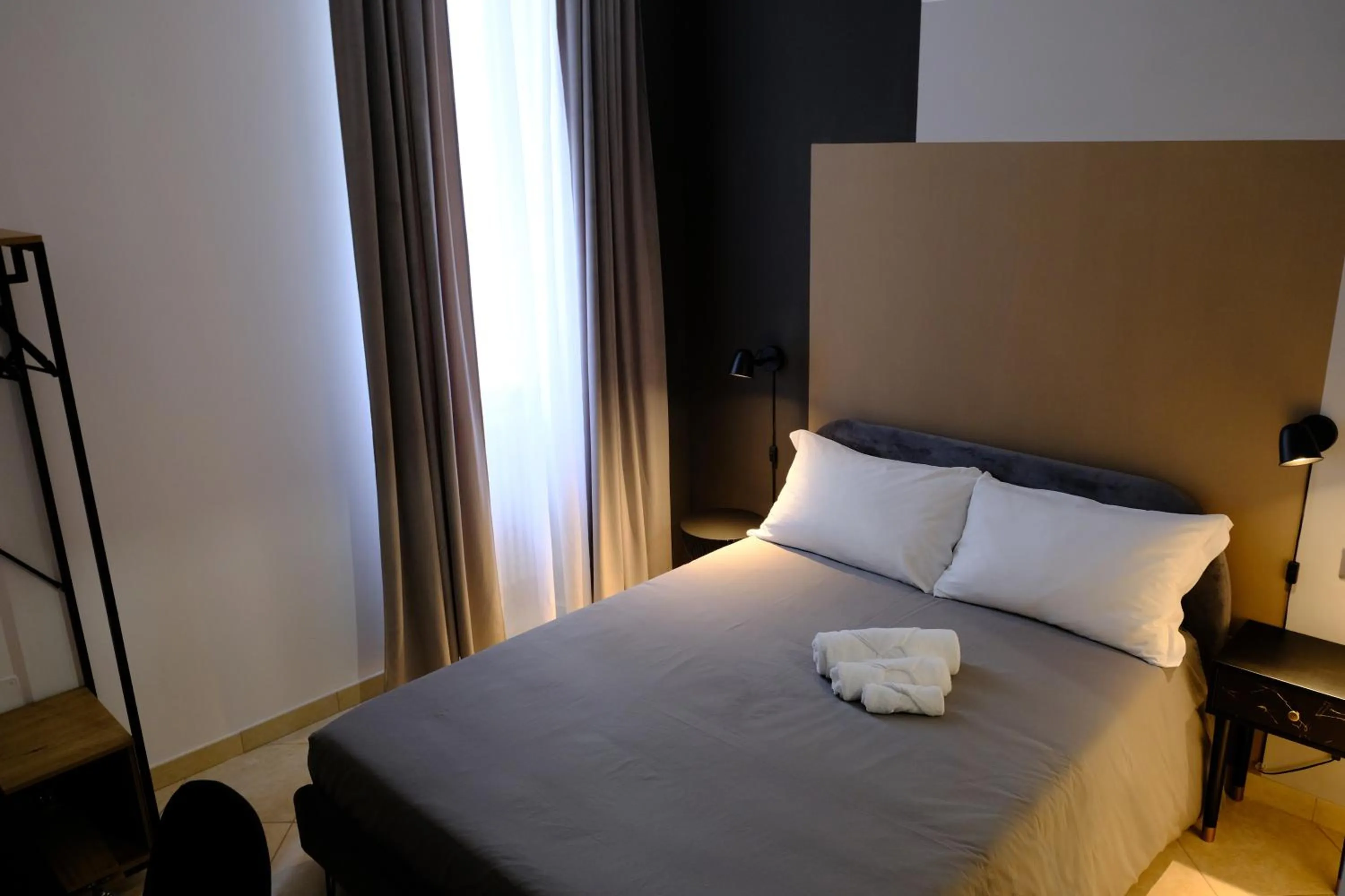 Bed in MATTEOTTI ROOMS