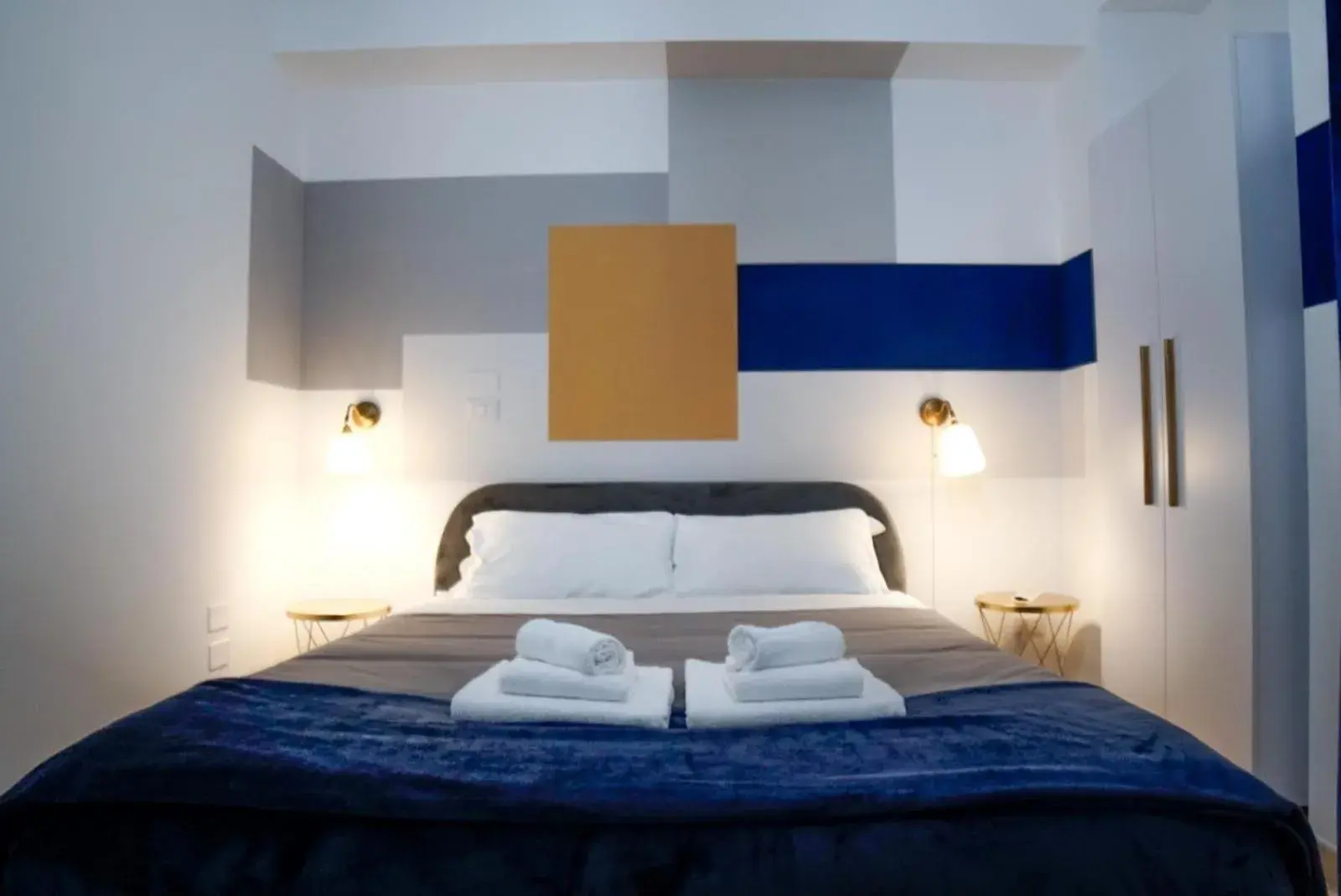 Double Room with Terrace in MATTEOTTI ROOMS Double Room with Terrace in MATTEOTTI ROOMS
