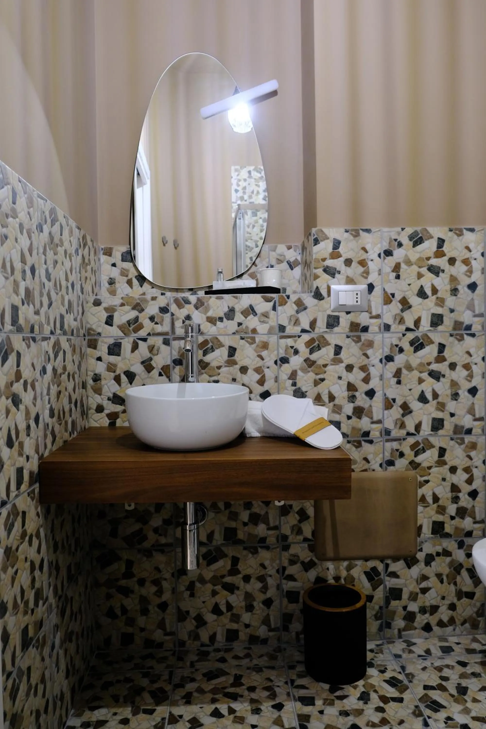 Bathroom in MATTEOTTI ROOMS