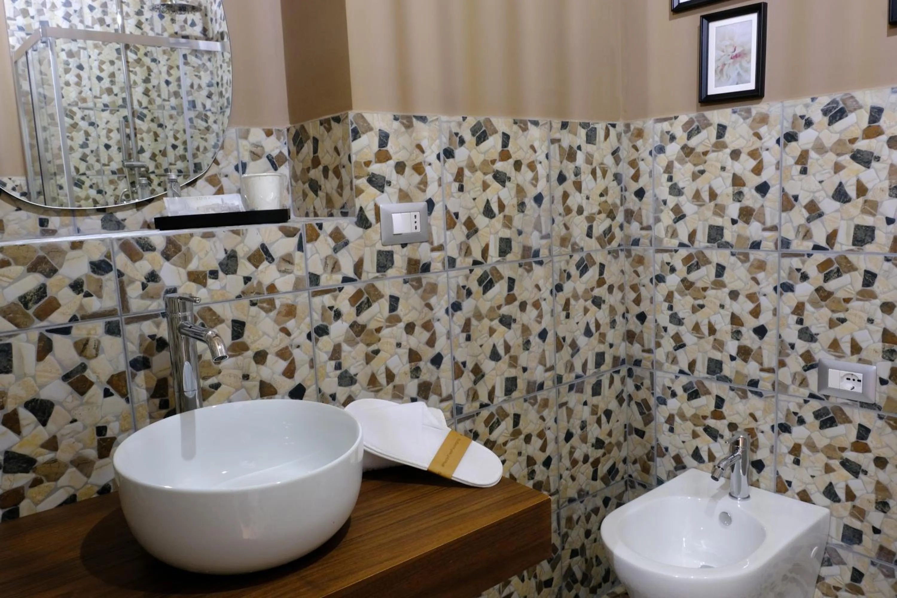 Bathroom in MATTEOTTI ROOMS