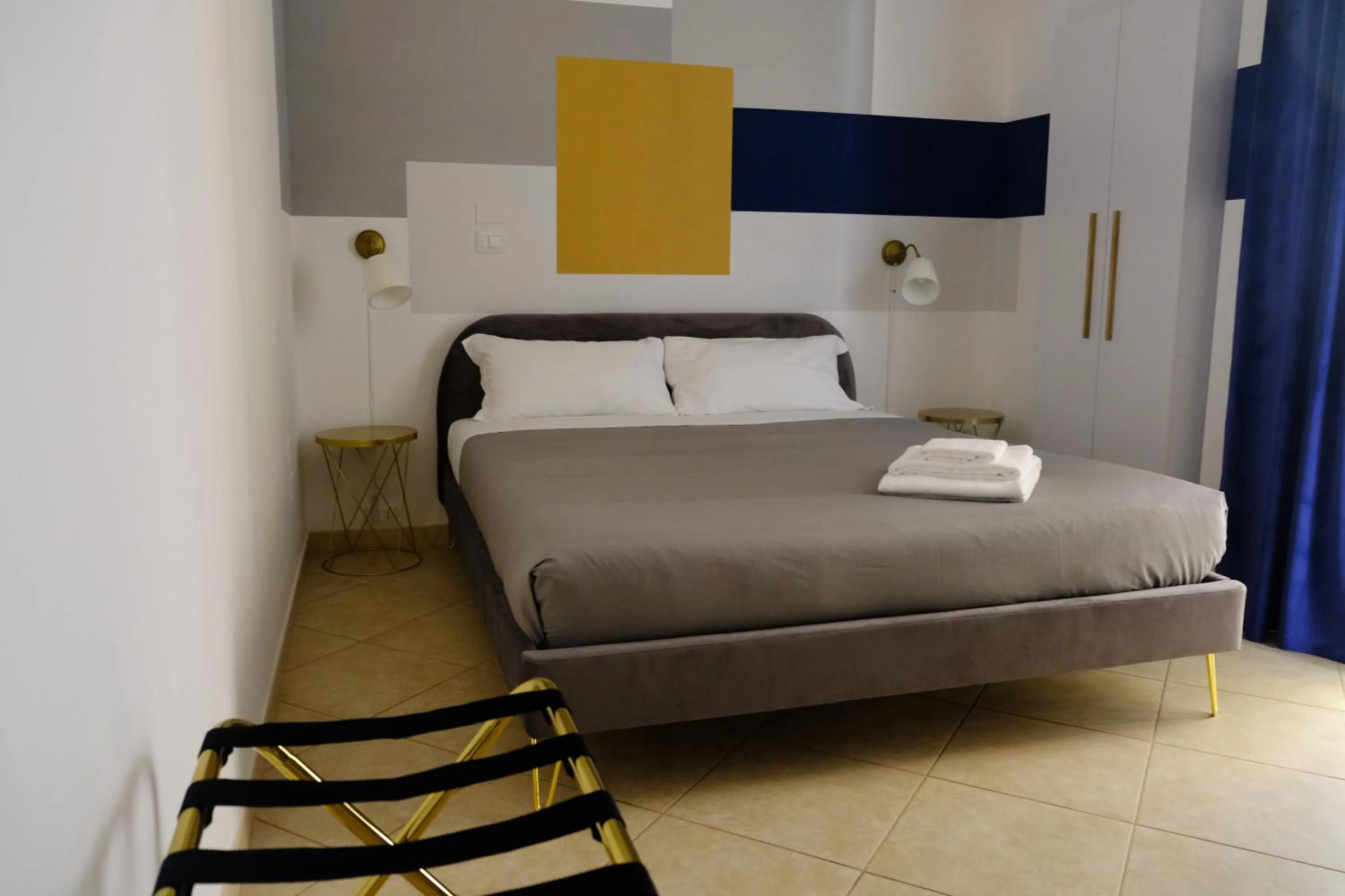 Bed in MATTEOTTI ROOMS