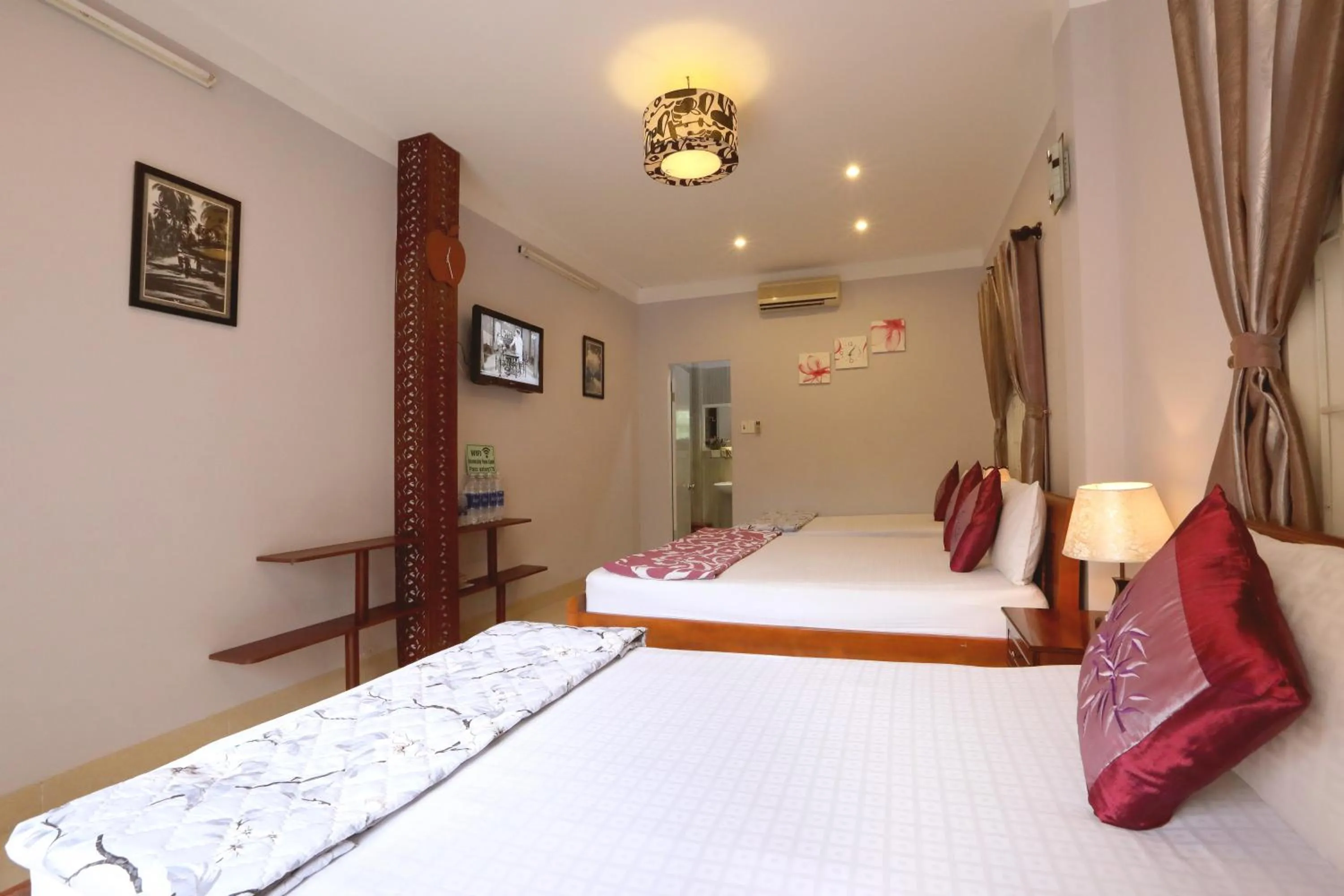 Photo of the whole room, Bed in Green Garden Homestay