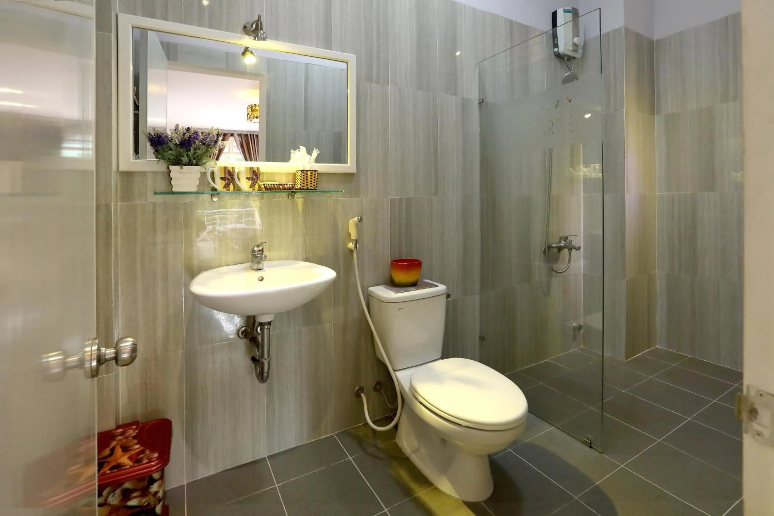 Shower in Green Garden Homestay