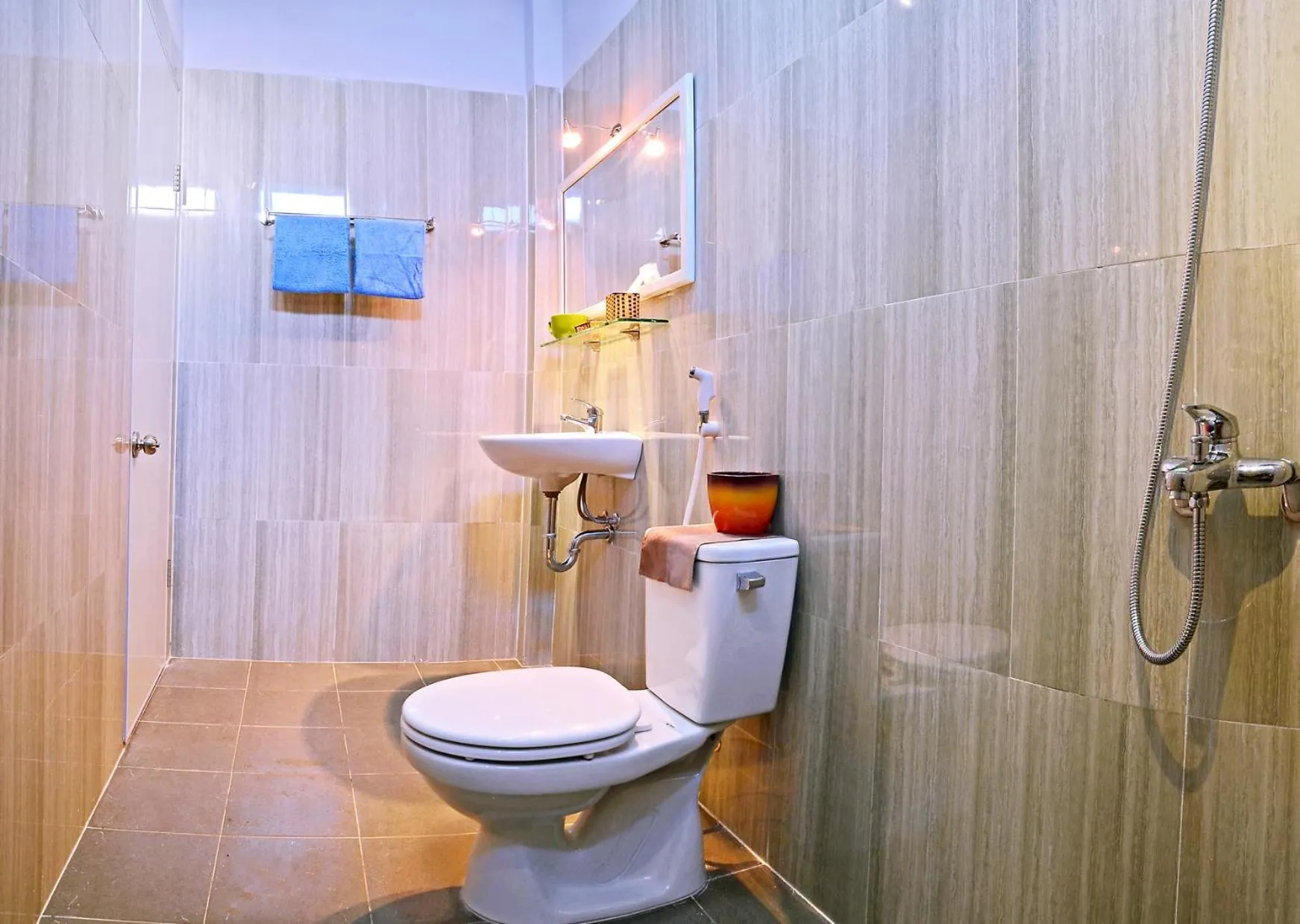 Toilet in Green Garden Homestay