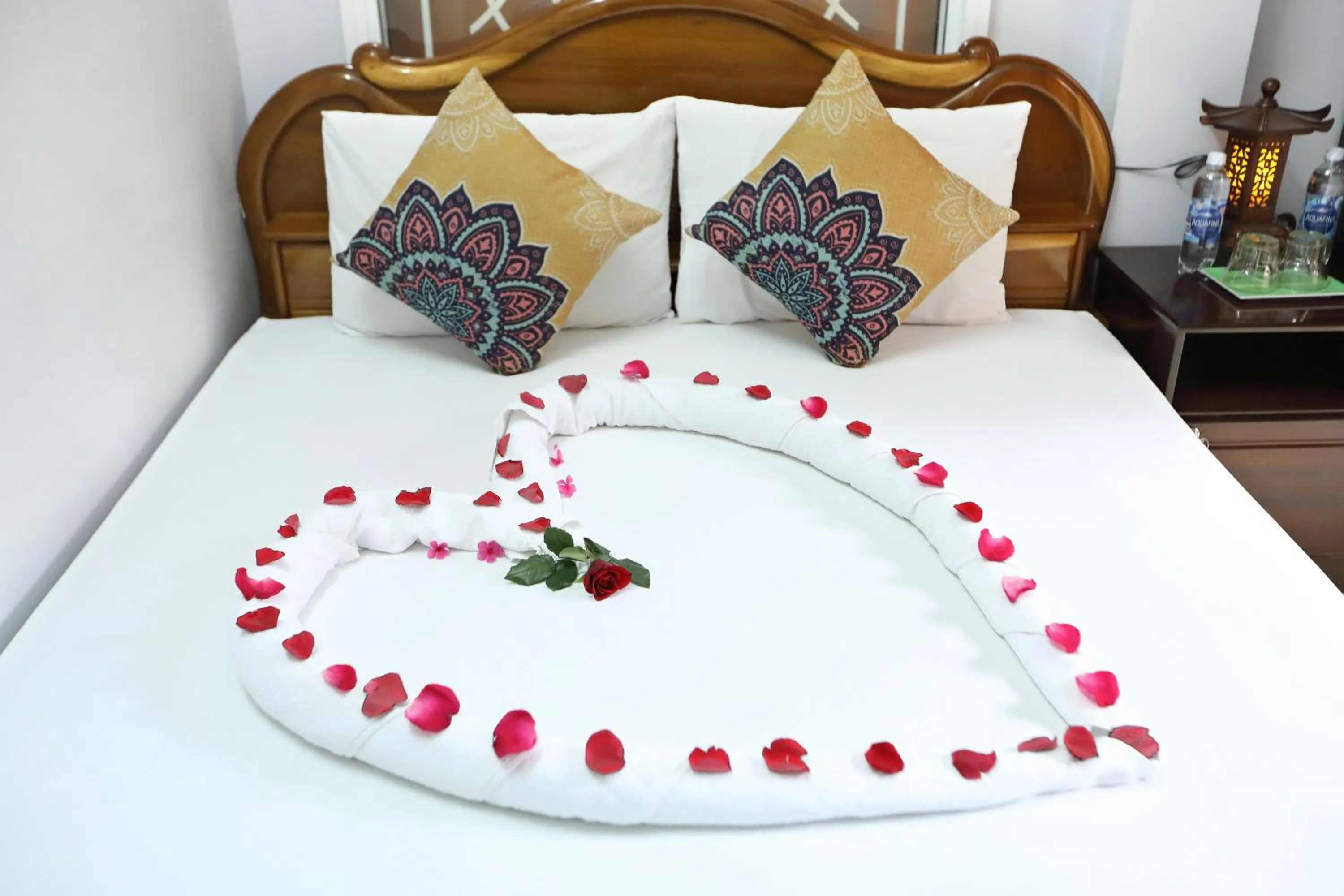 Decorative detail, Bed in Green Garden Homestay