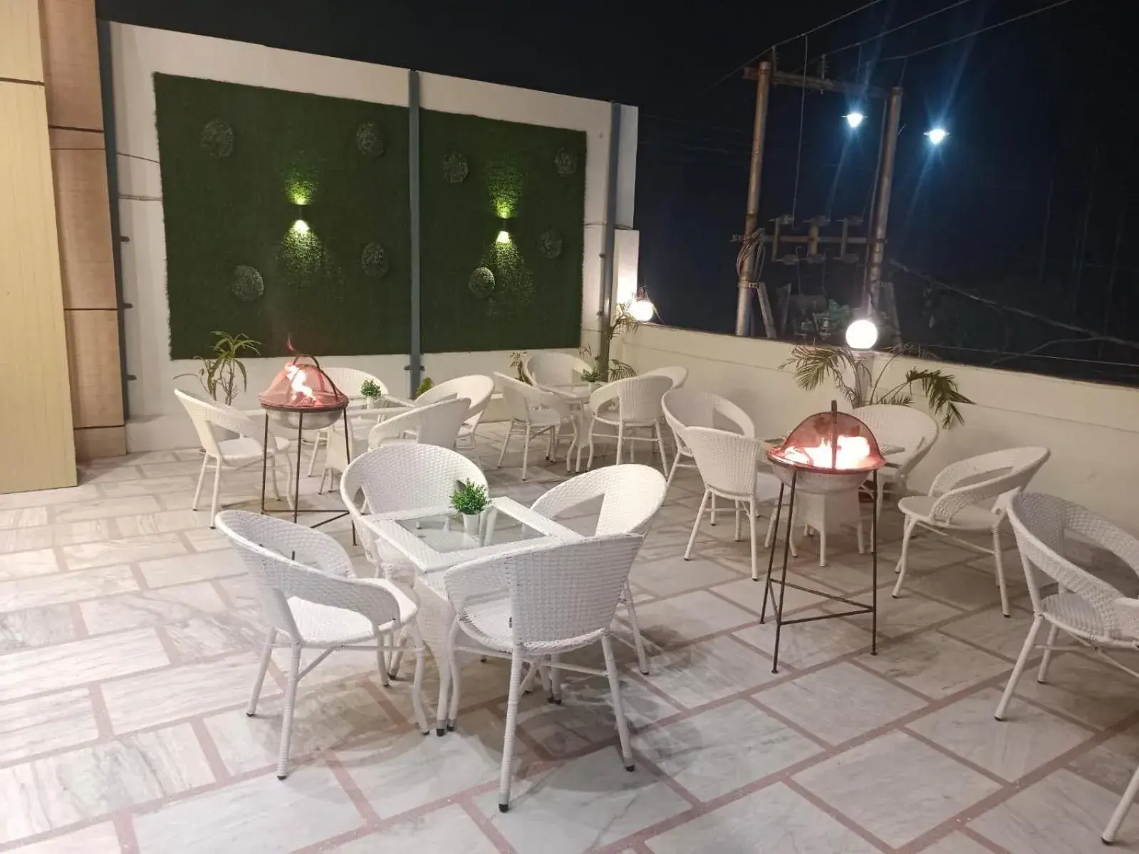 Restaurant/places to eat in Hotel Mahadev Rishikesh Restaurant/places to eat in Hotel Mahadev Rishikesh