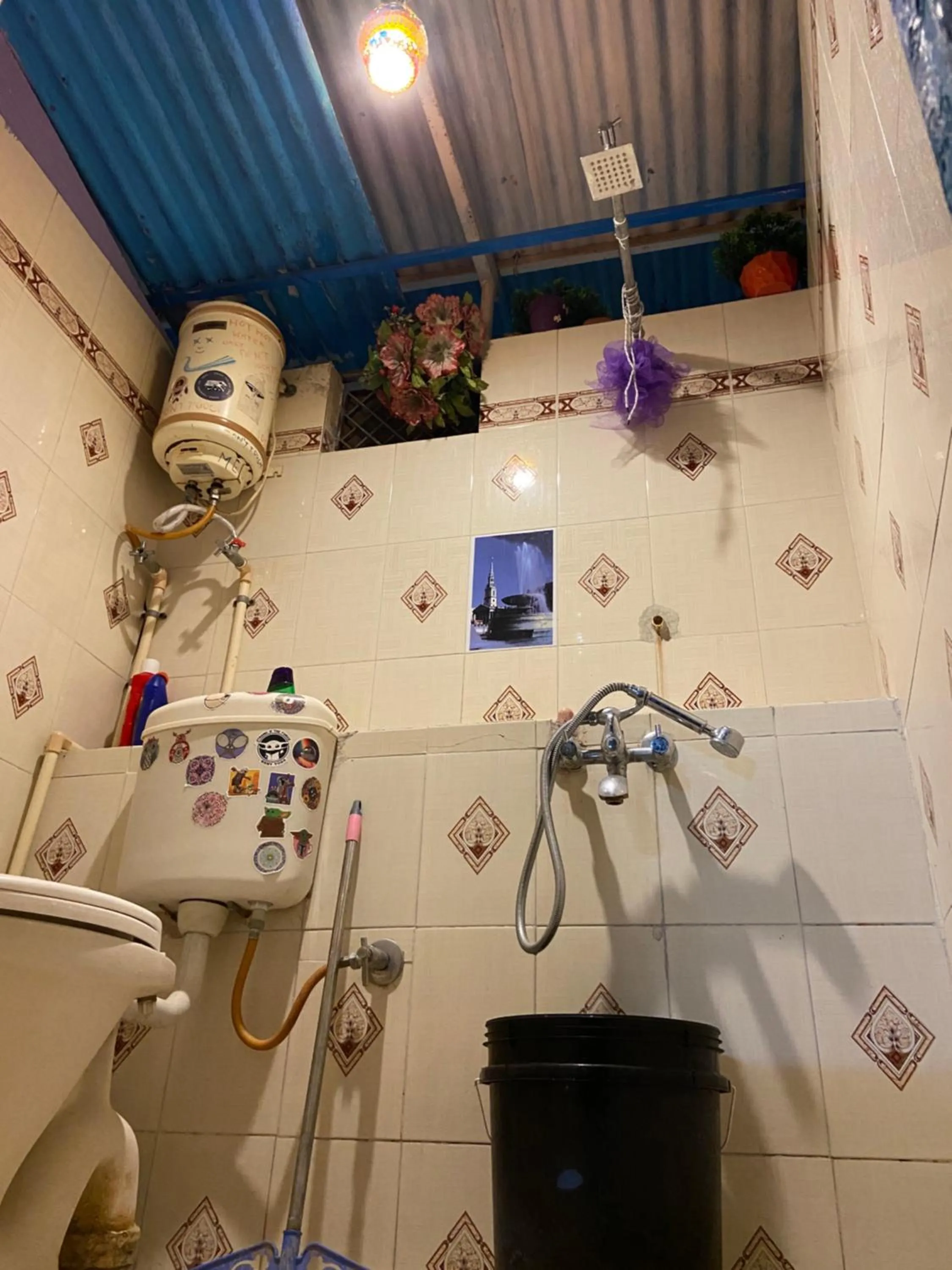 Shower in Bob hostel