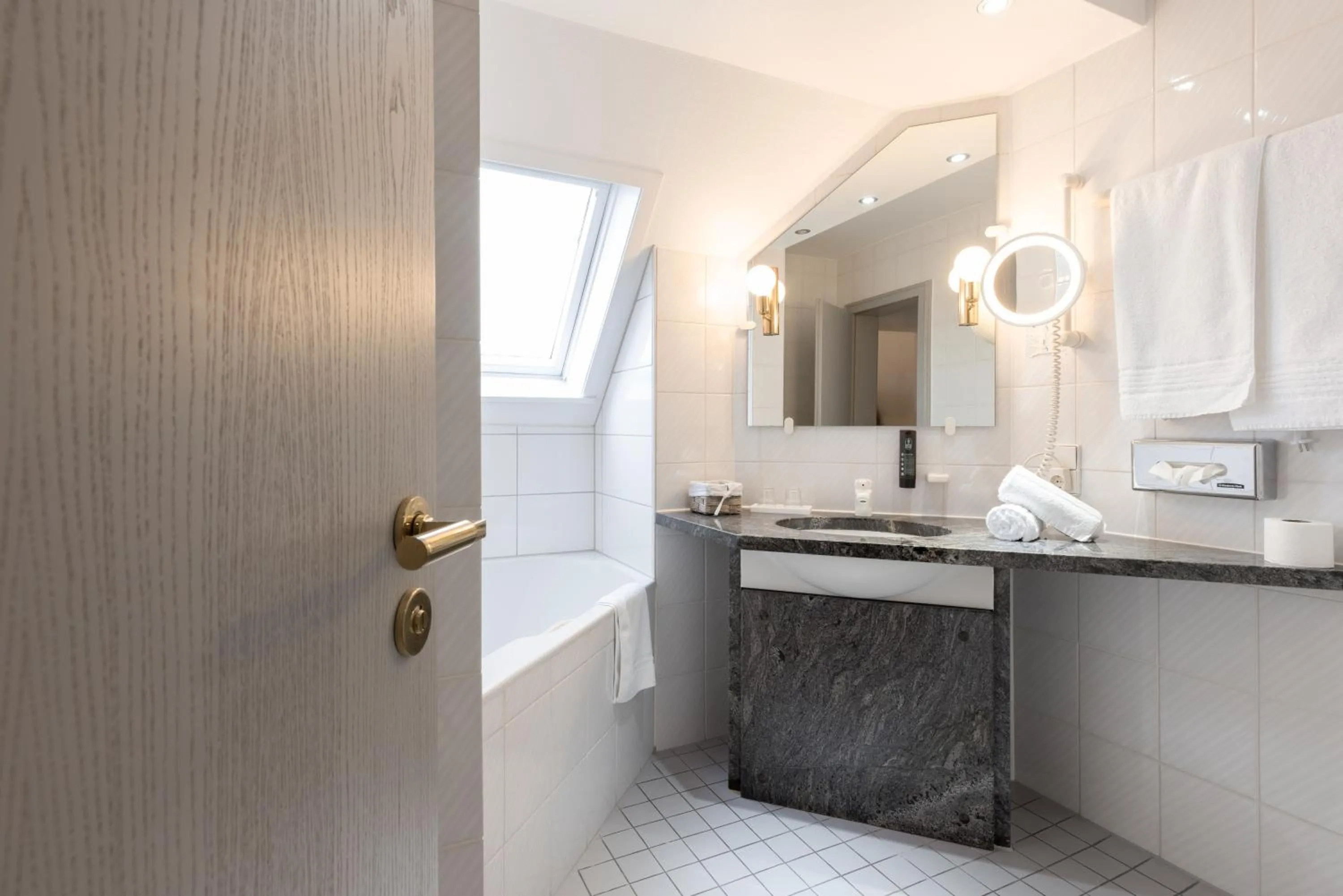 Bathroom in Eventlocation & Hotel Schloss Neuburg