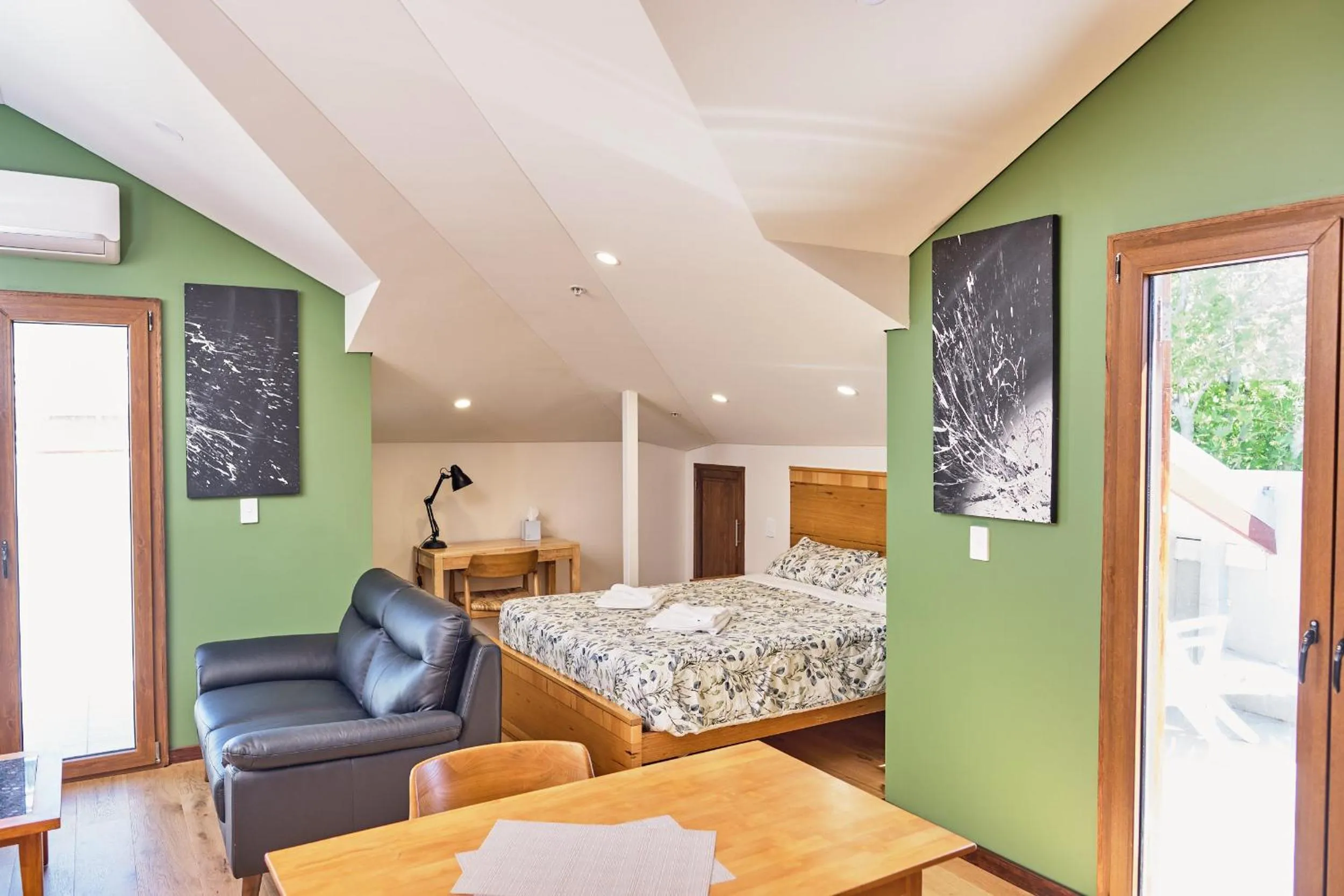 Photo of the whole room, Bed in RIALTO SUITES Fremantle