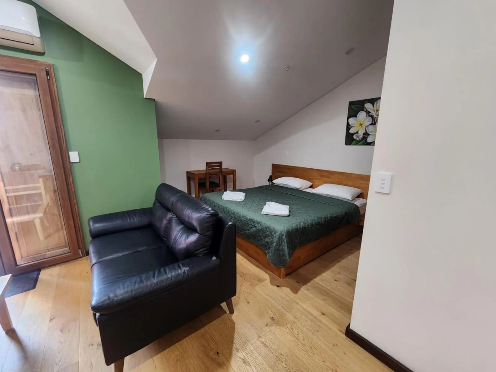 Photo of the whole room, Bed in RIALTO SUITES Fremantle