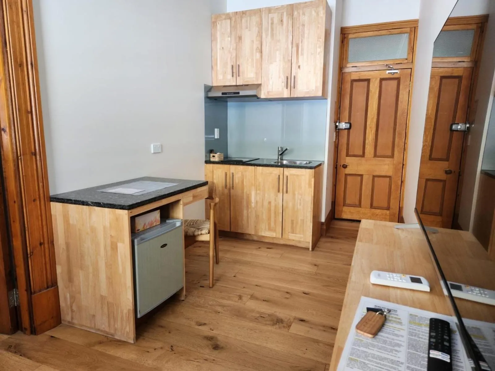 Kitchen or kitchenette in RIALTO SUITES Fremantle