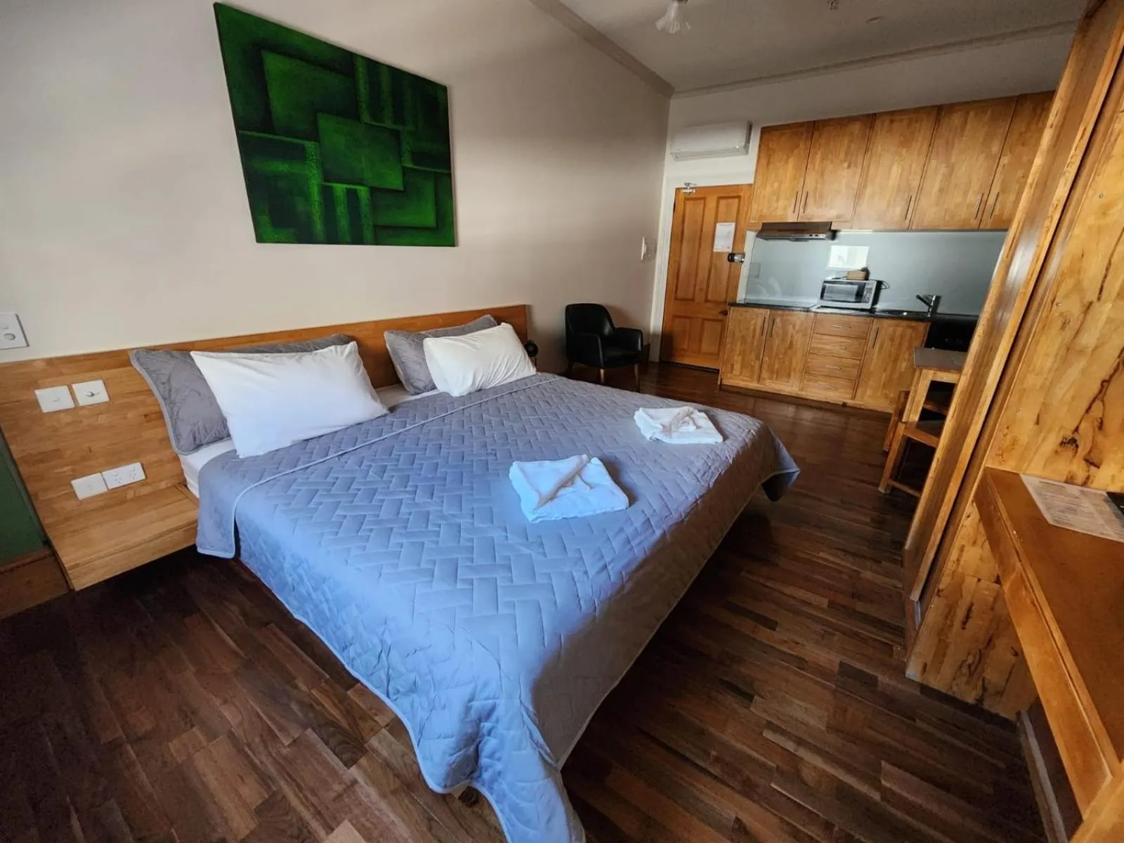 Photo of the whole room, Bed in RIALTO SUITES Fremantle