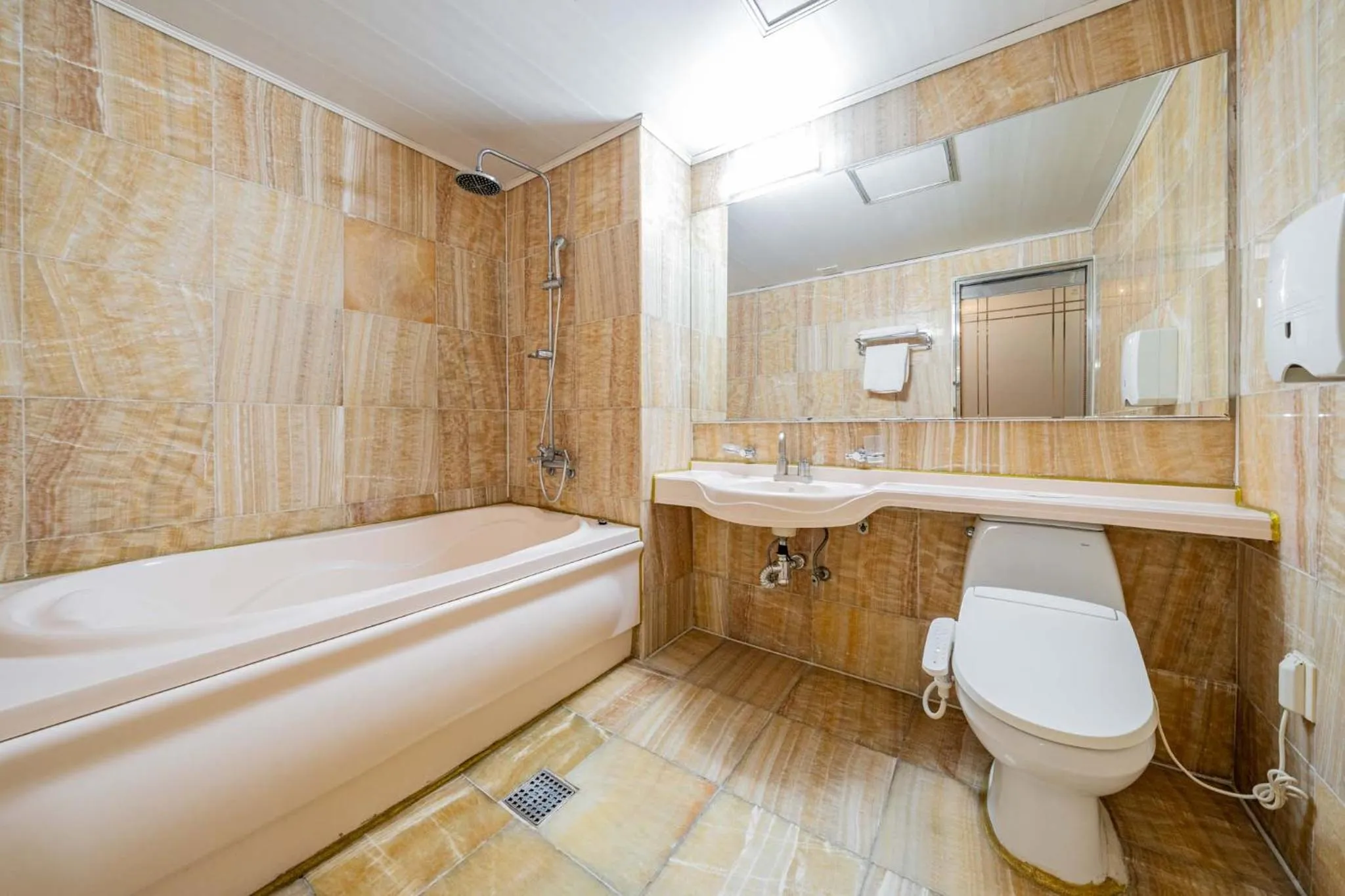 Shower in incheon Airport Hotel June