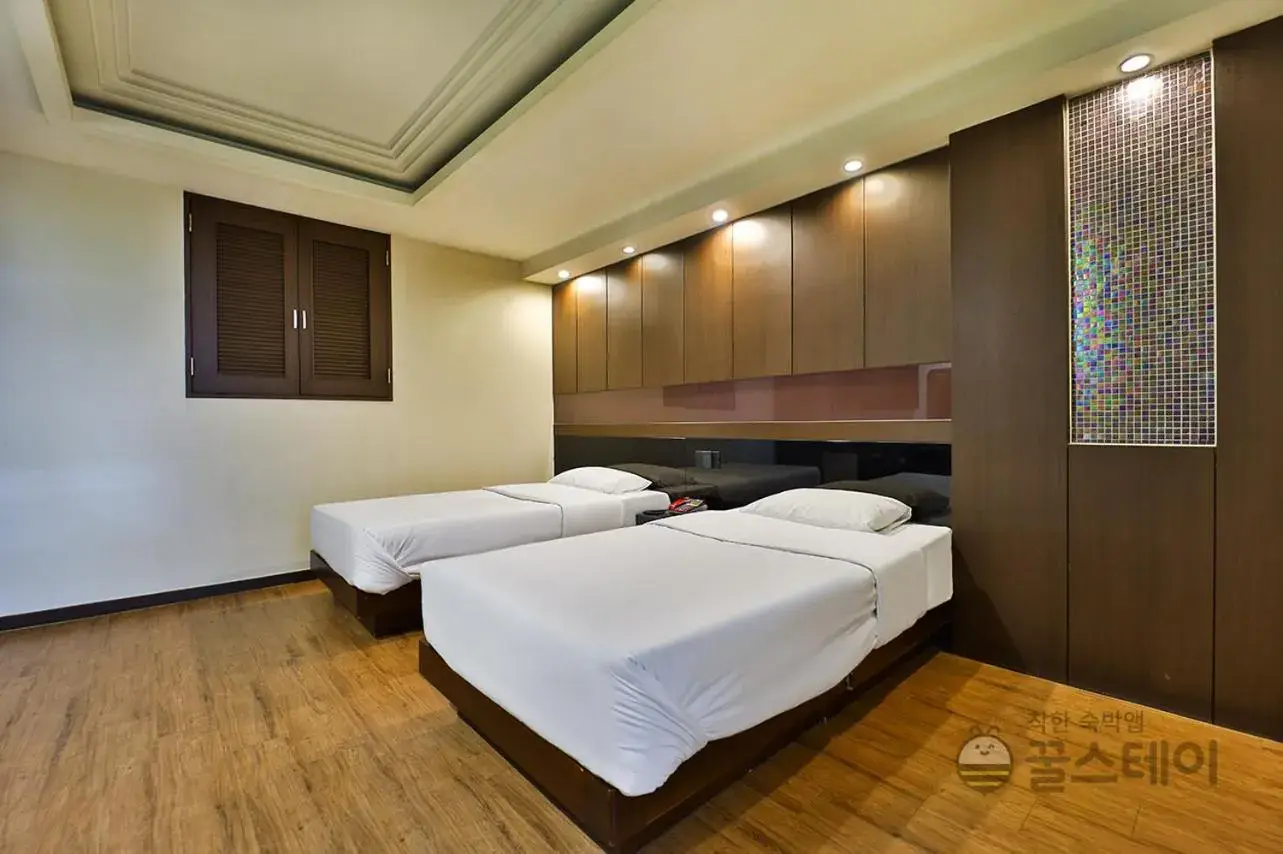 Twin Room in incheon Airport Hotel June Twin Room in incheon Airport Hotel June