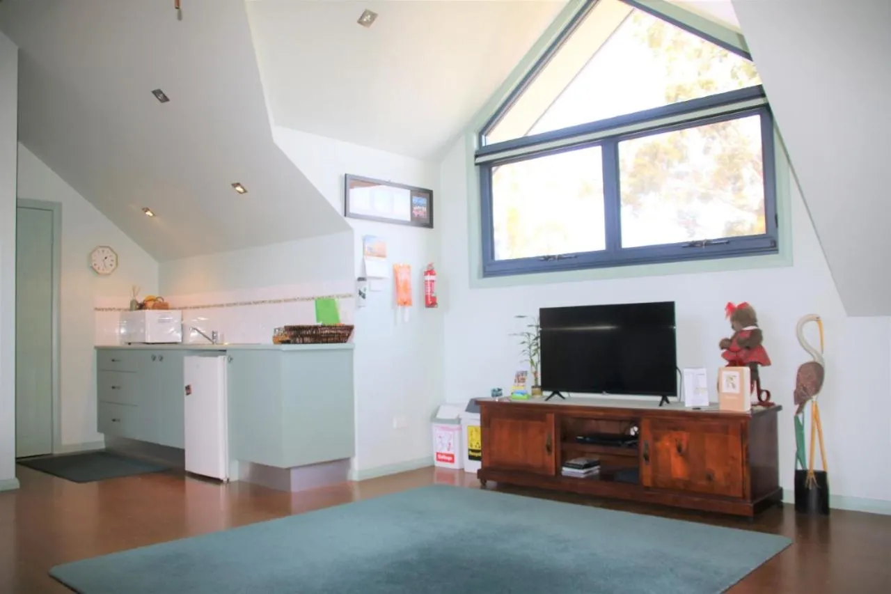 Kitchen or kitchenette in Salamander Bay Bed and Breakfast