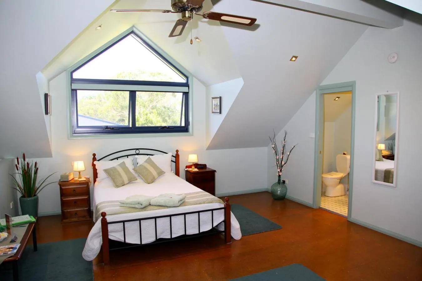Bed in Salamander Bay Bed and Breakfast