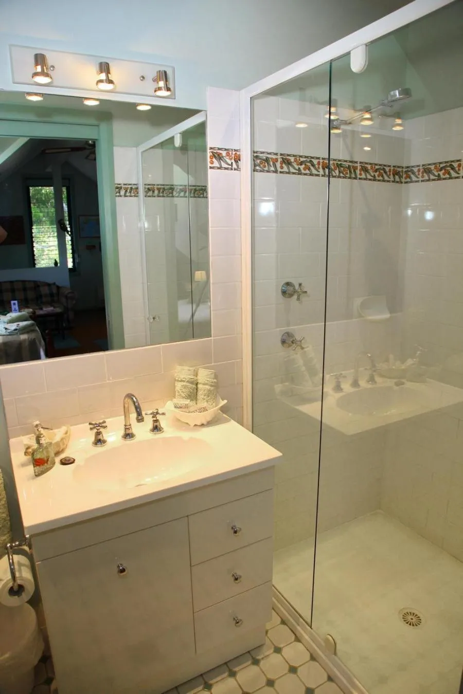 Bathroom in Salamander Bay Bed and Breakfast
