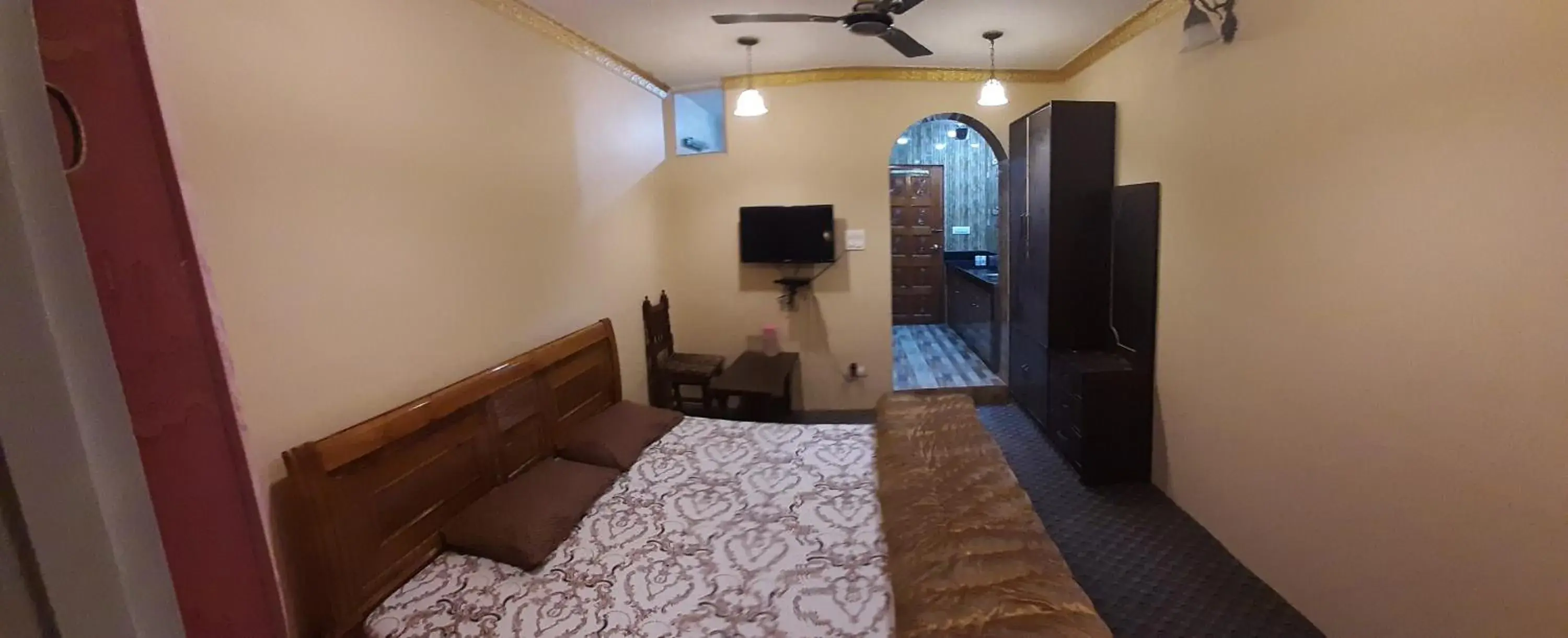 Bed in Hotel Gulistan Bed in Hotel Gulistan