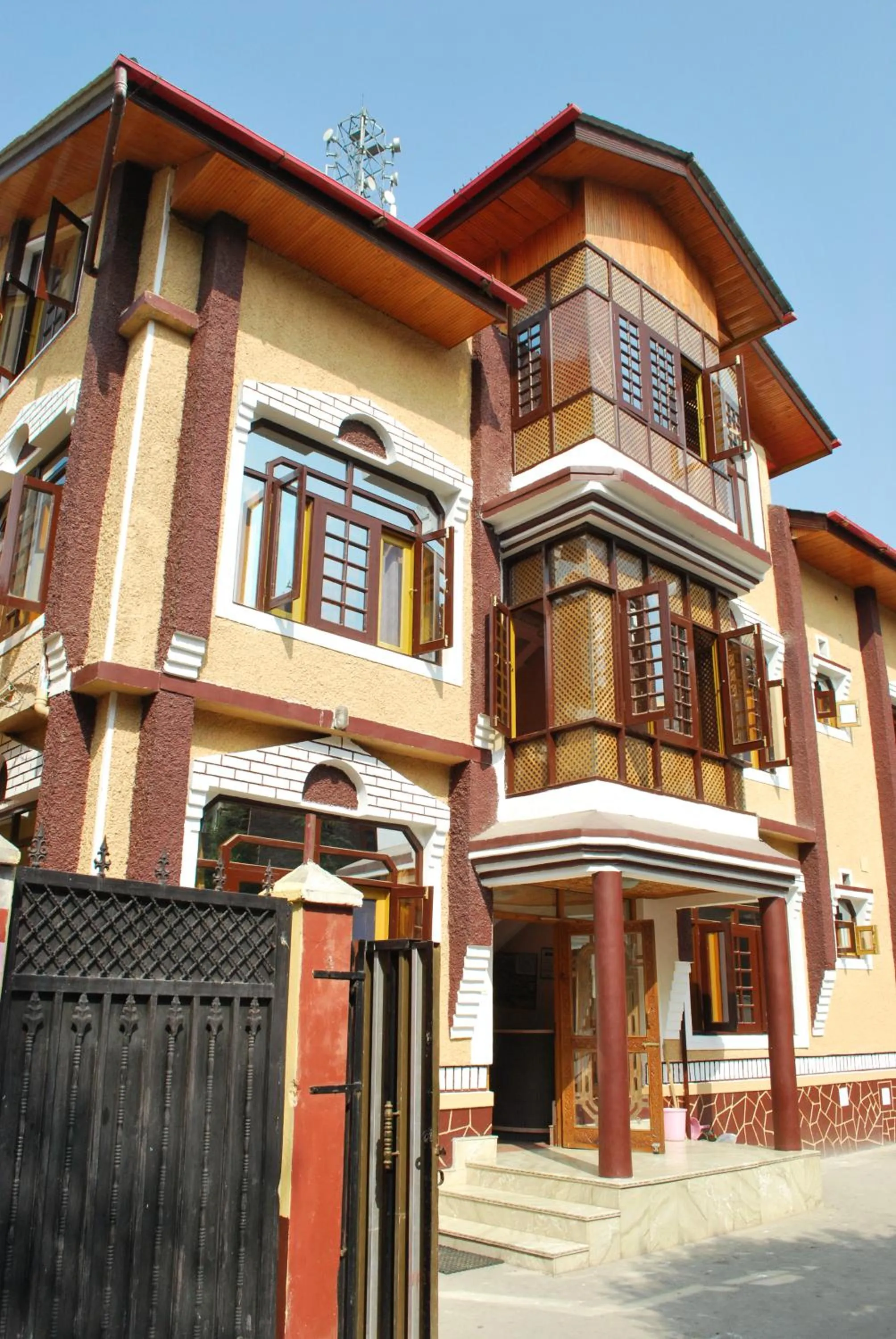 Property building in Hotel Gulistan