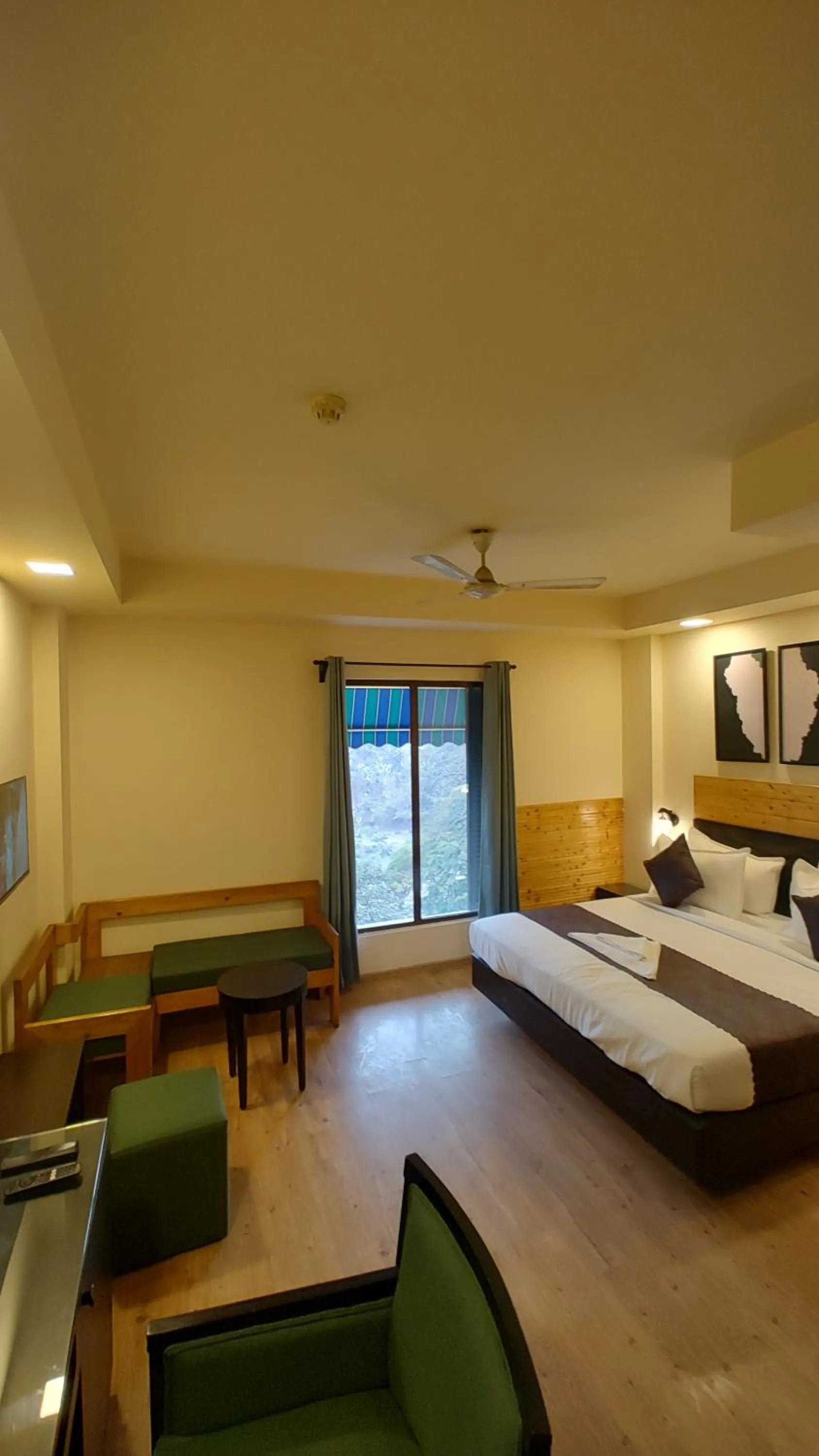 Communal lounge/ TV room in Saltstayz Thyme Sukhdev Vihar, New Delhi