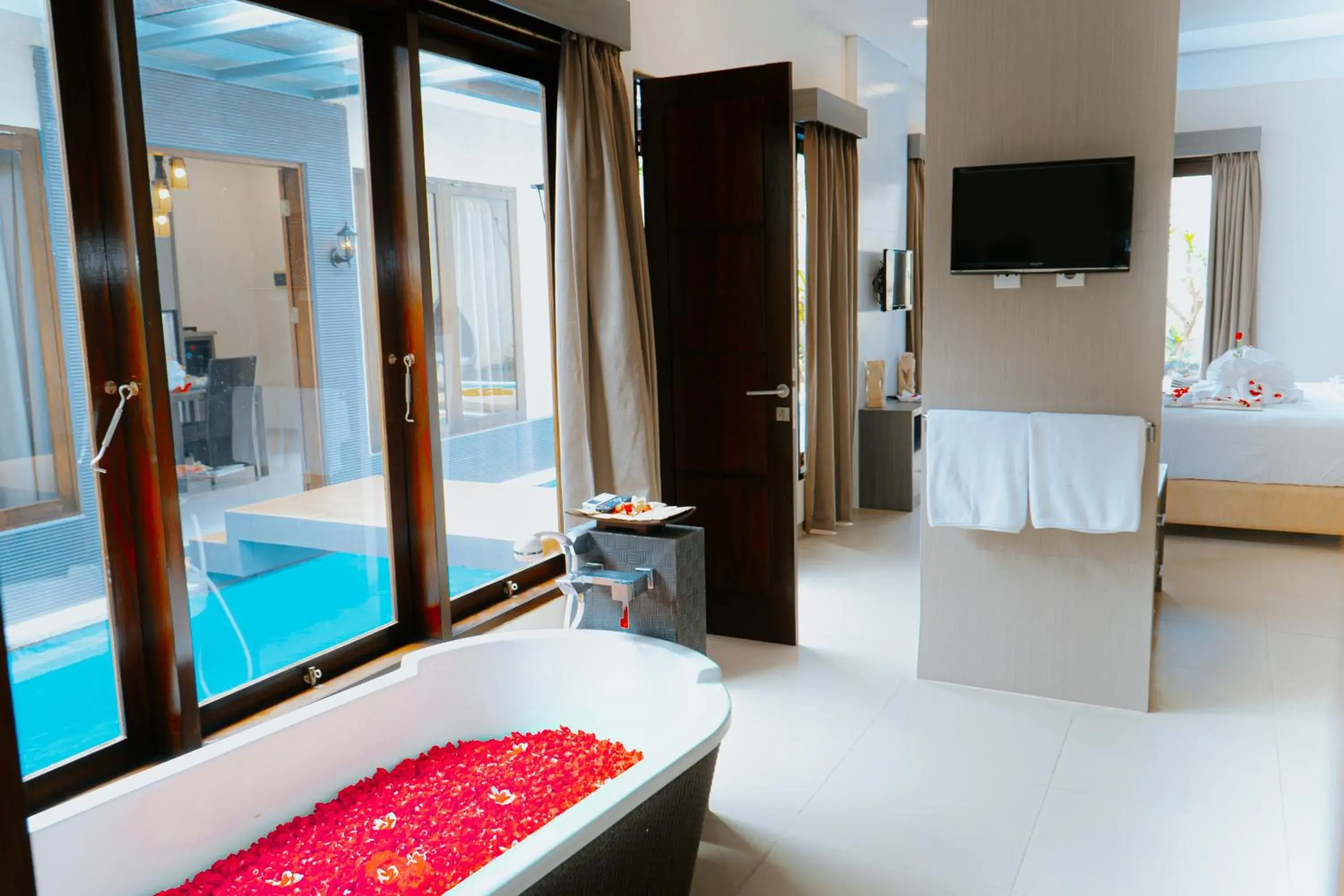 Shower, Bed in Luxotic Private Villa and Resort Shower, Bed in Luxotic Private Villa and Resort