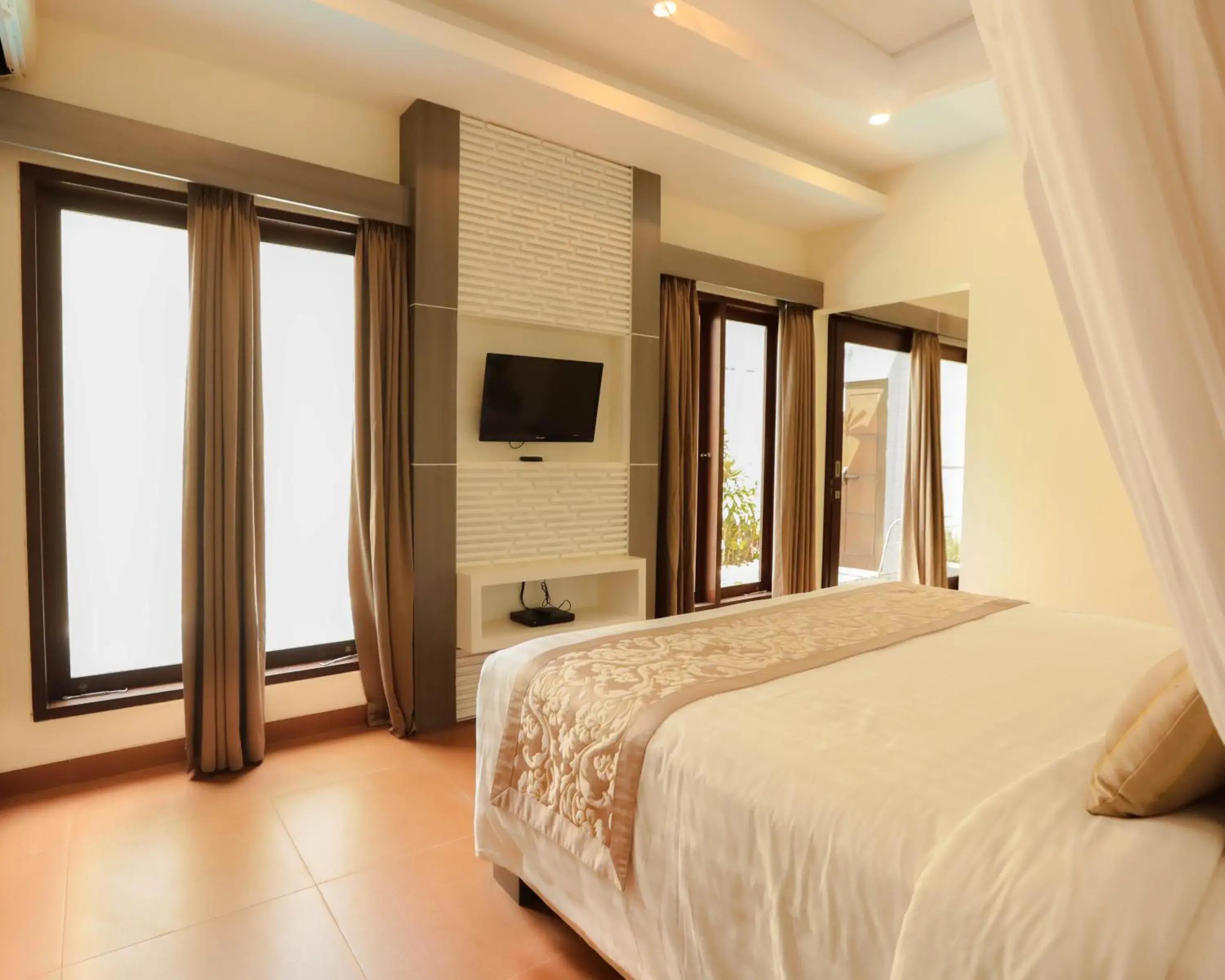 TV and multimedia, Bed in Luxotic Private Villa and Resort TV and multimedia, Bed in Luxotic Private Villa and Resort
