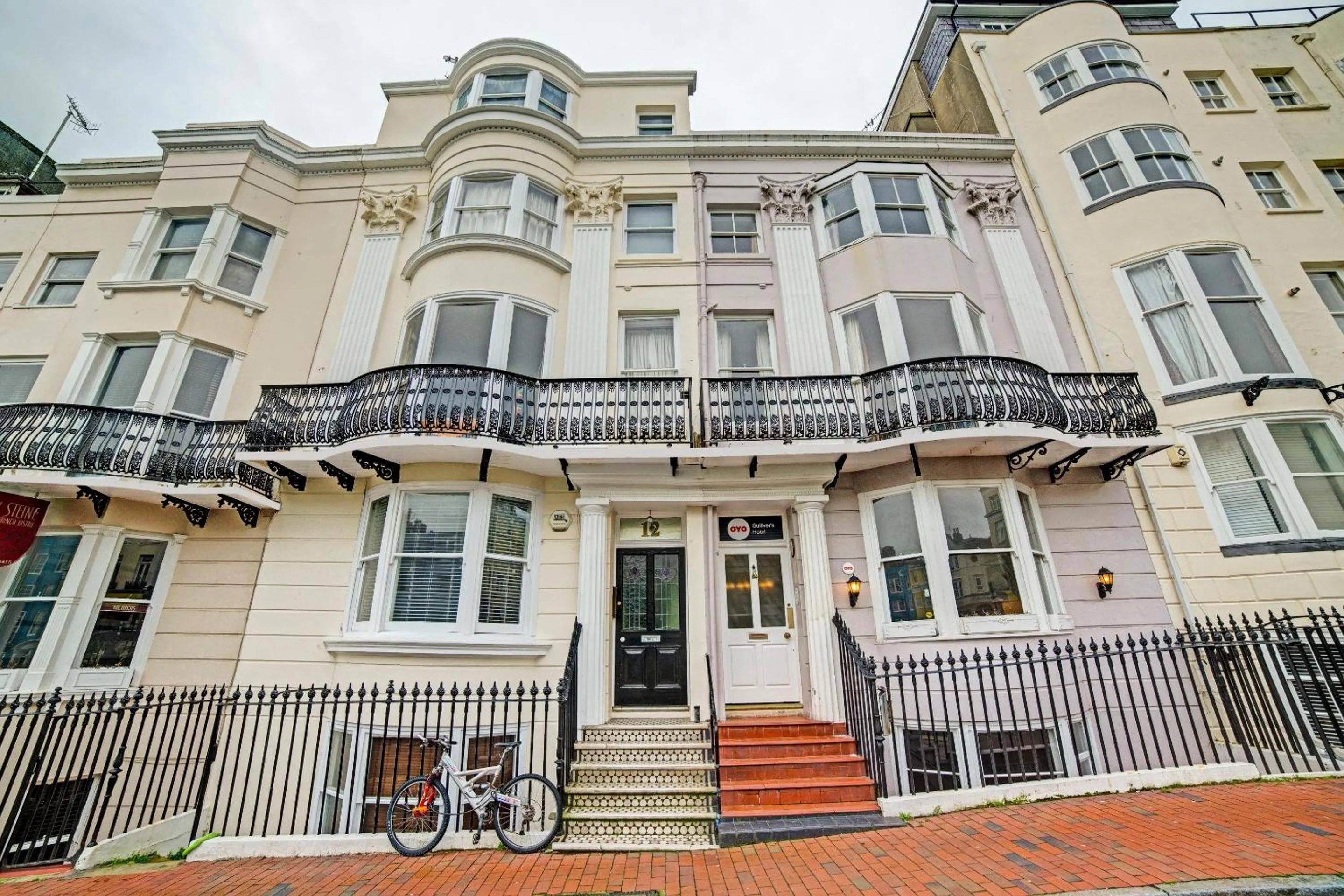 Facade/entrance in The Gullivers Hotel
