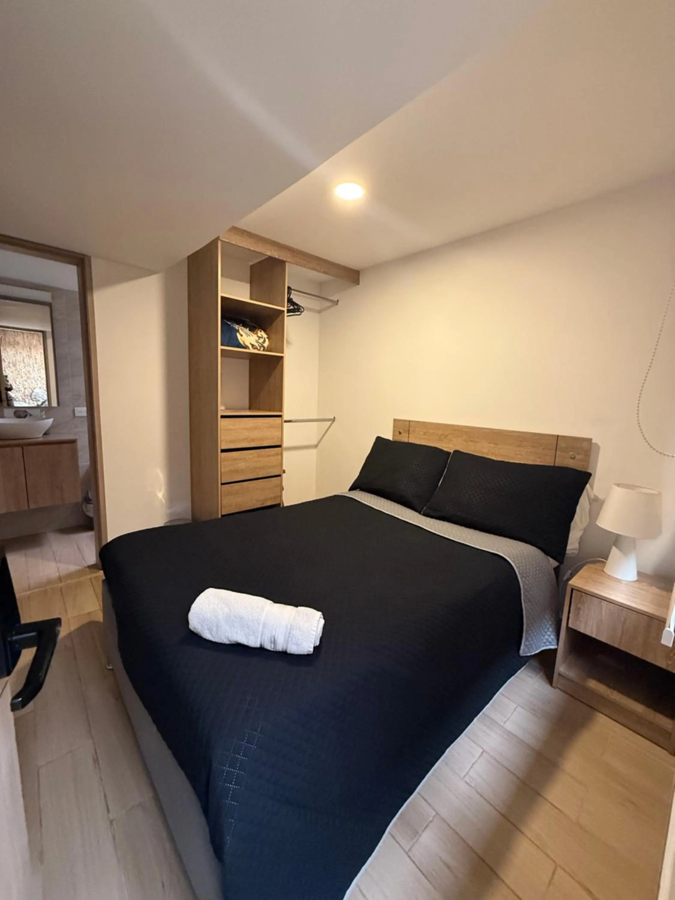 Single Room with Private Bathroom - single occupancy in One Fourteen Rooms