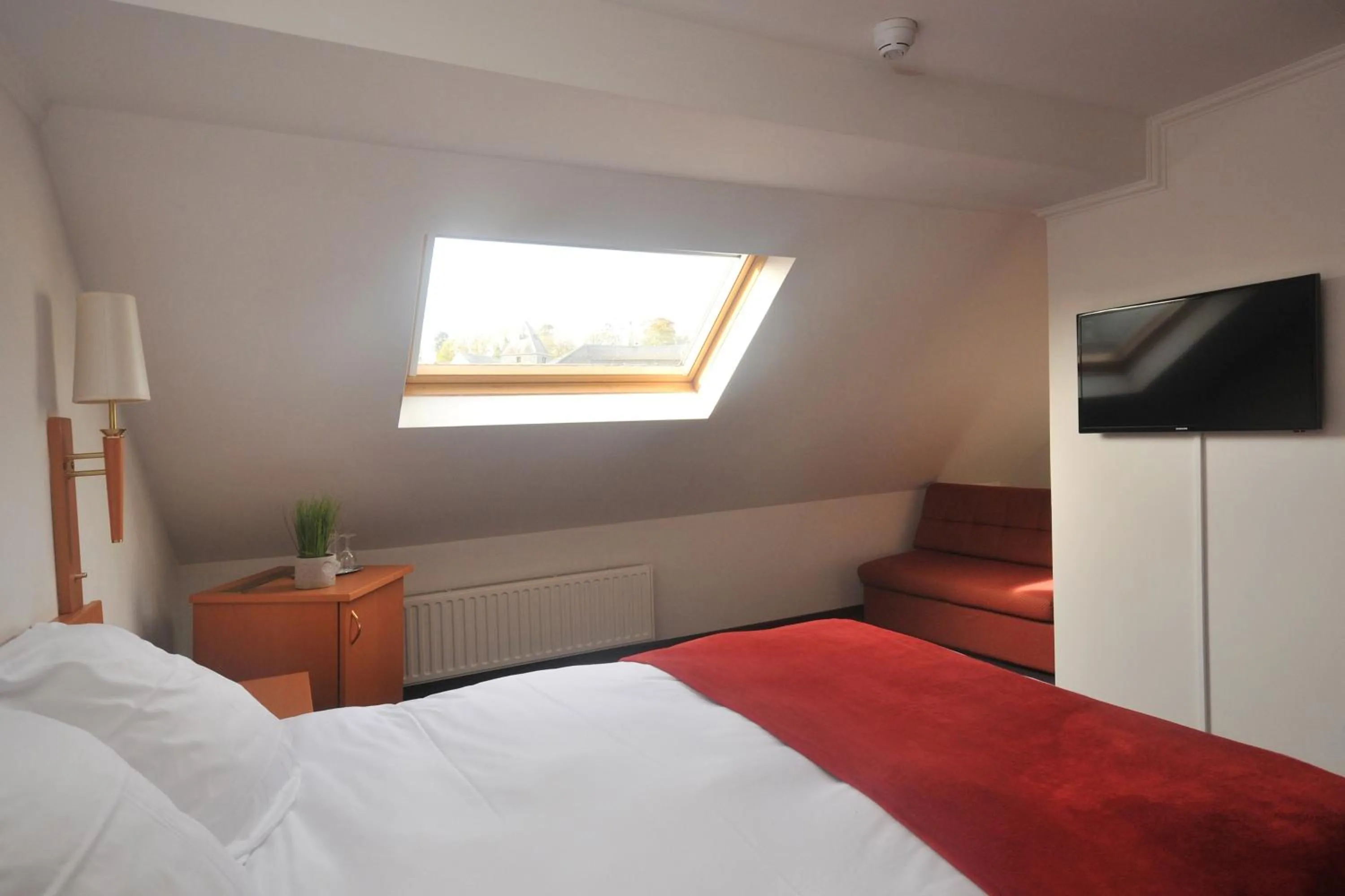 Day, Bed in Hôtel du Perron