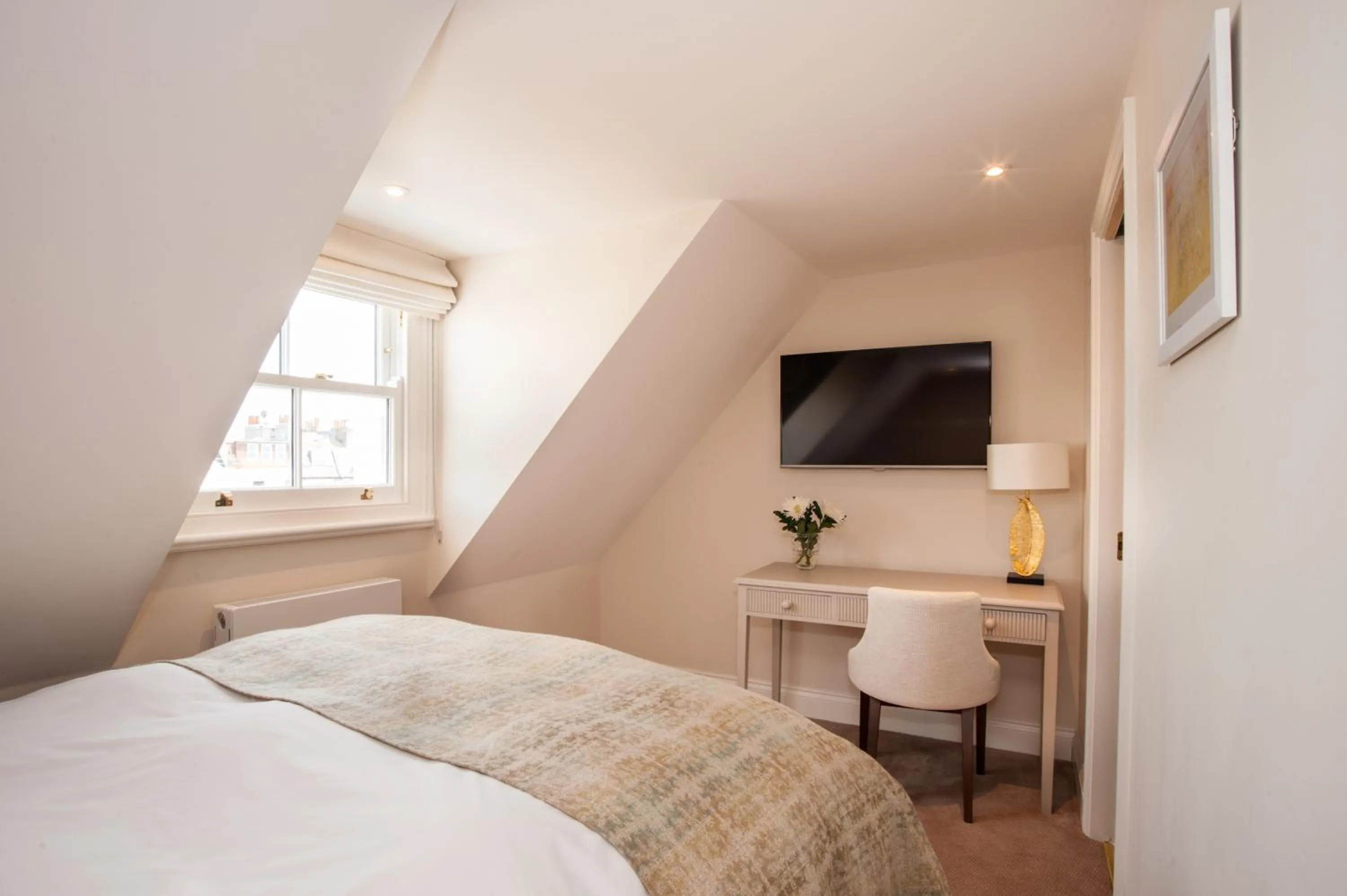 Bed in The Charm Brighton Boutique Hotel & Spa