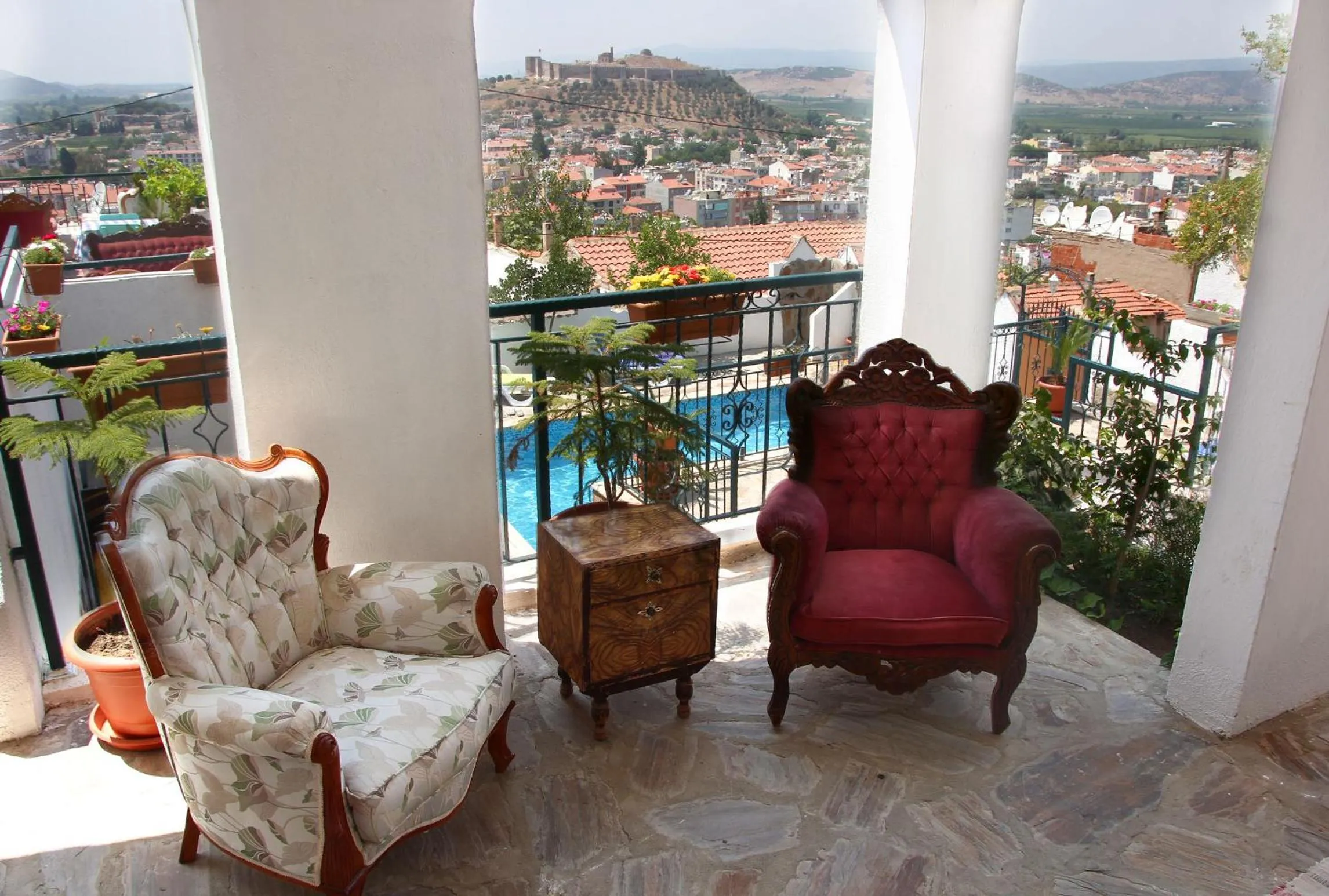 Communal lounge/ TV room in Villa Dreams