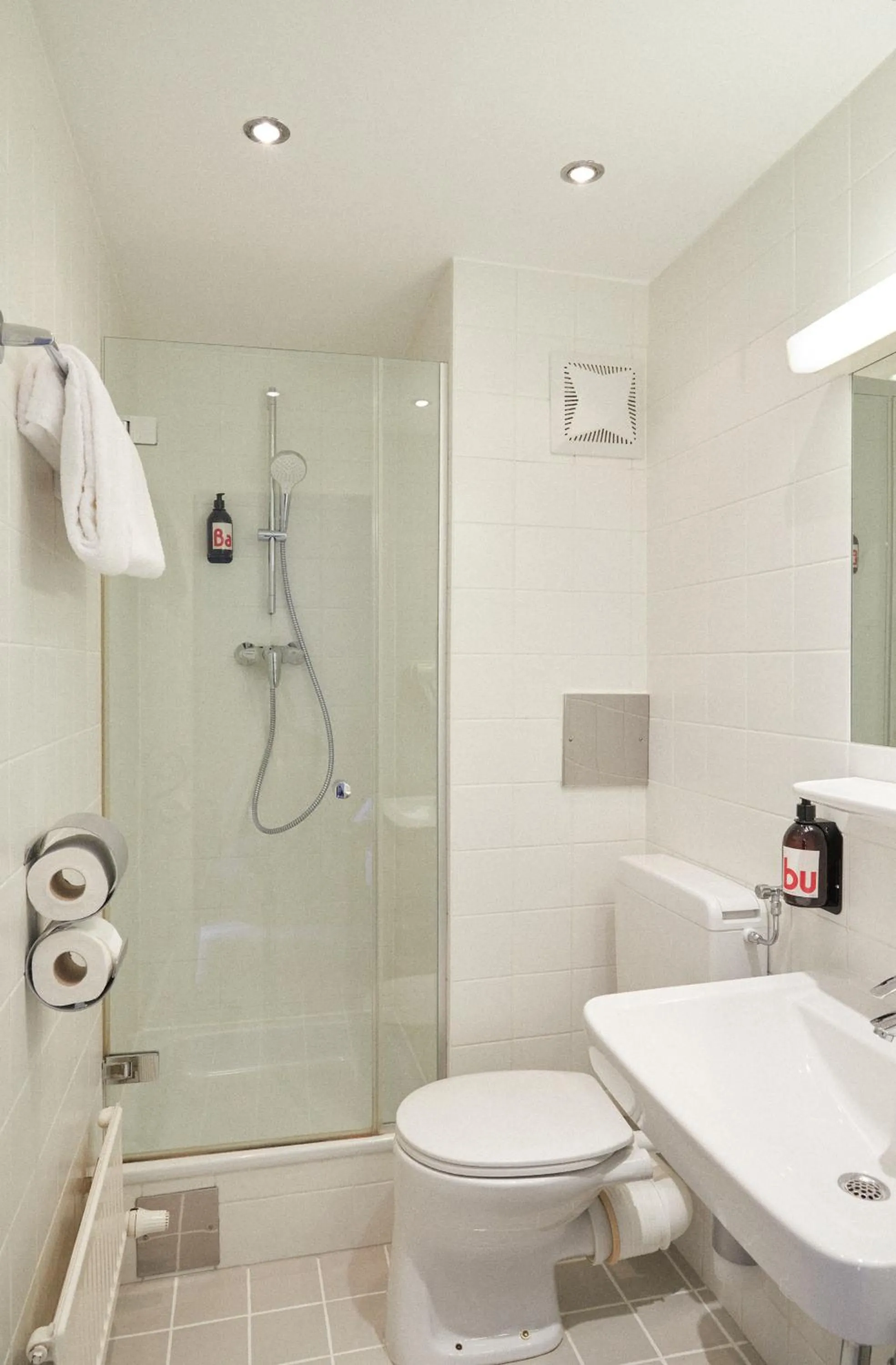 Shower in Hotel Babula am Augarten