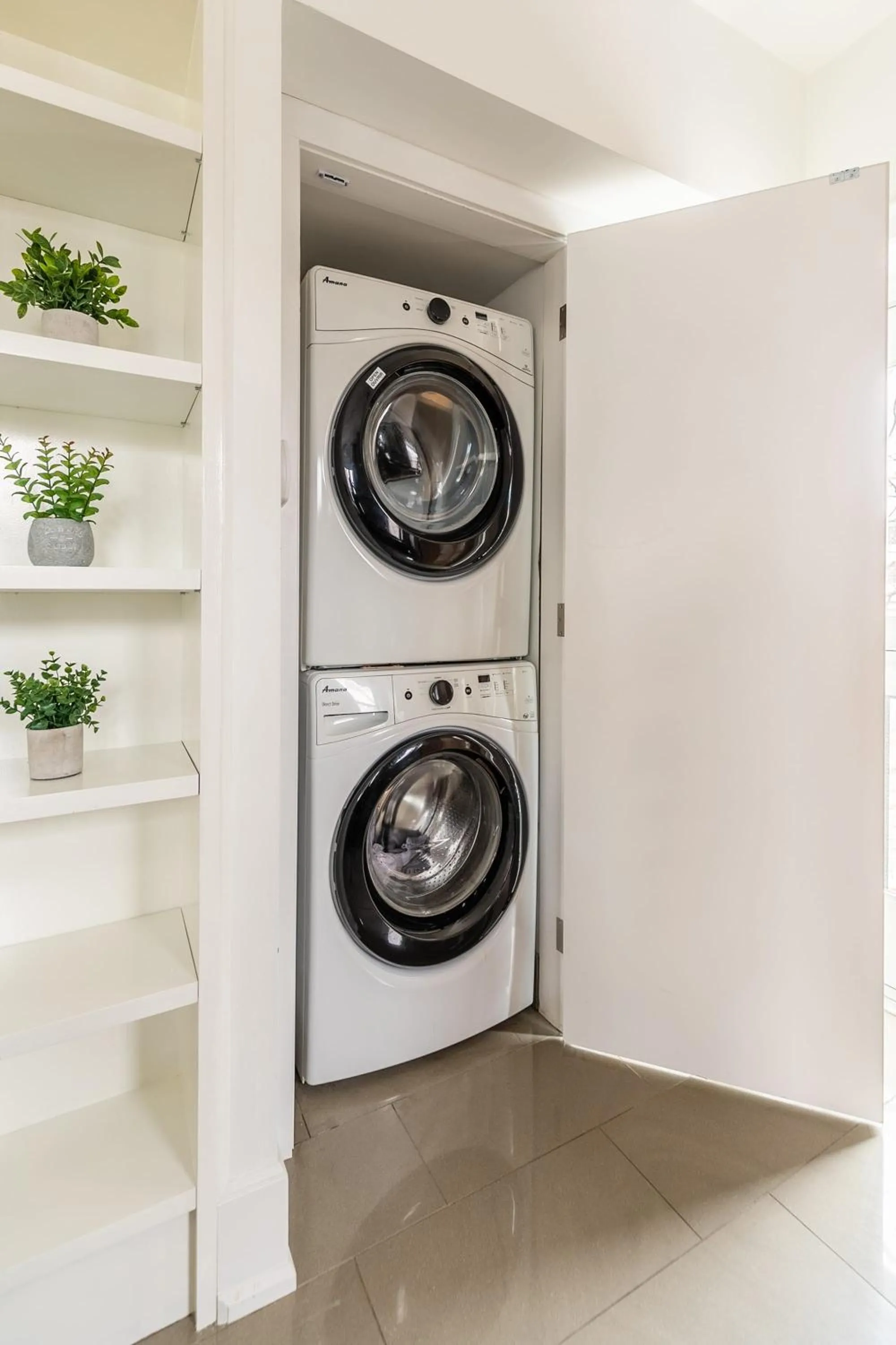 washing machine in Spacious 2 Bedroom Loft in Sought After Leslieville