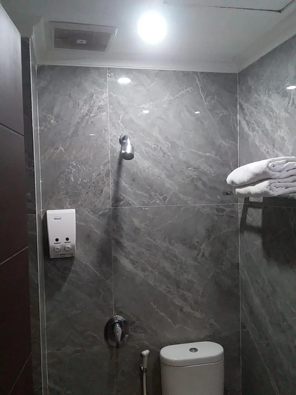 Bathroom in Laxston Hotel