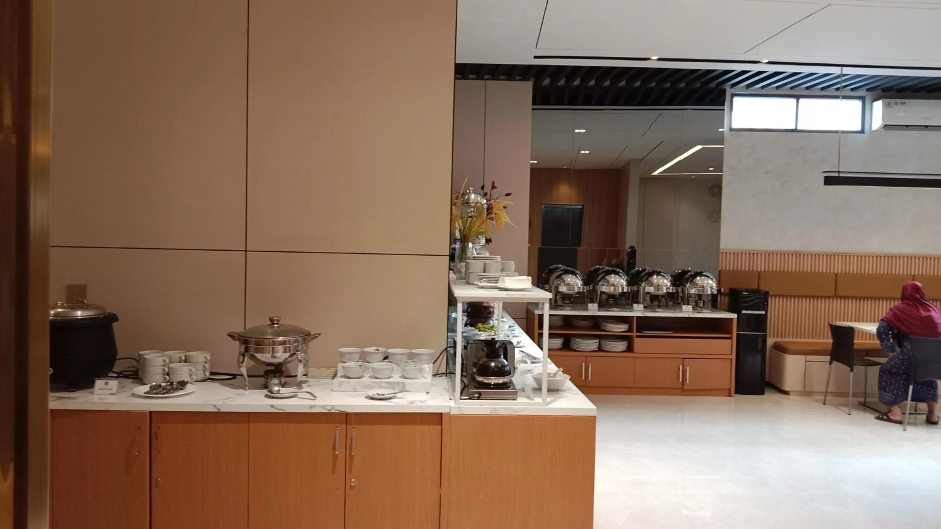 Restaurant/places to eat in Laxston Hotel