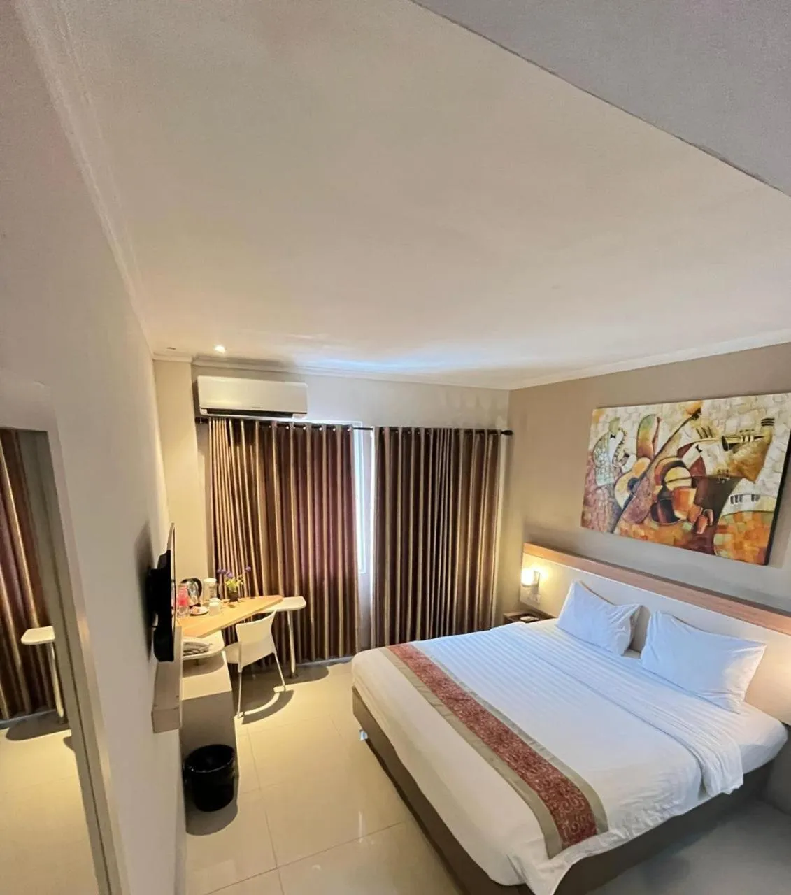 Bedroom, Bed in Laxston Hotel