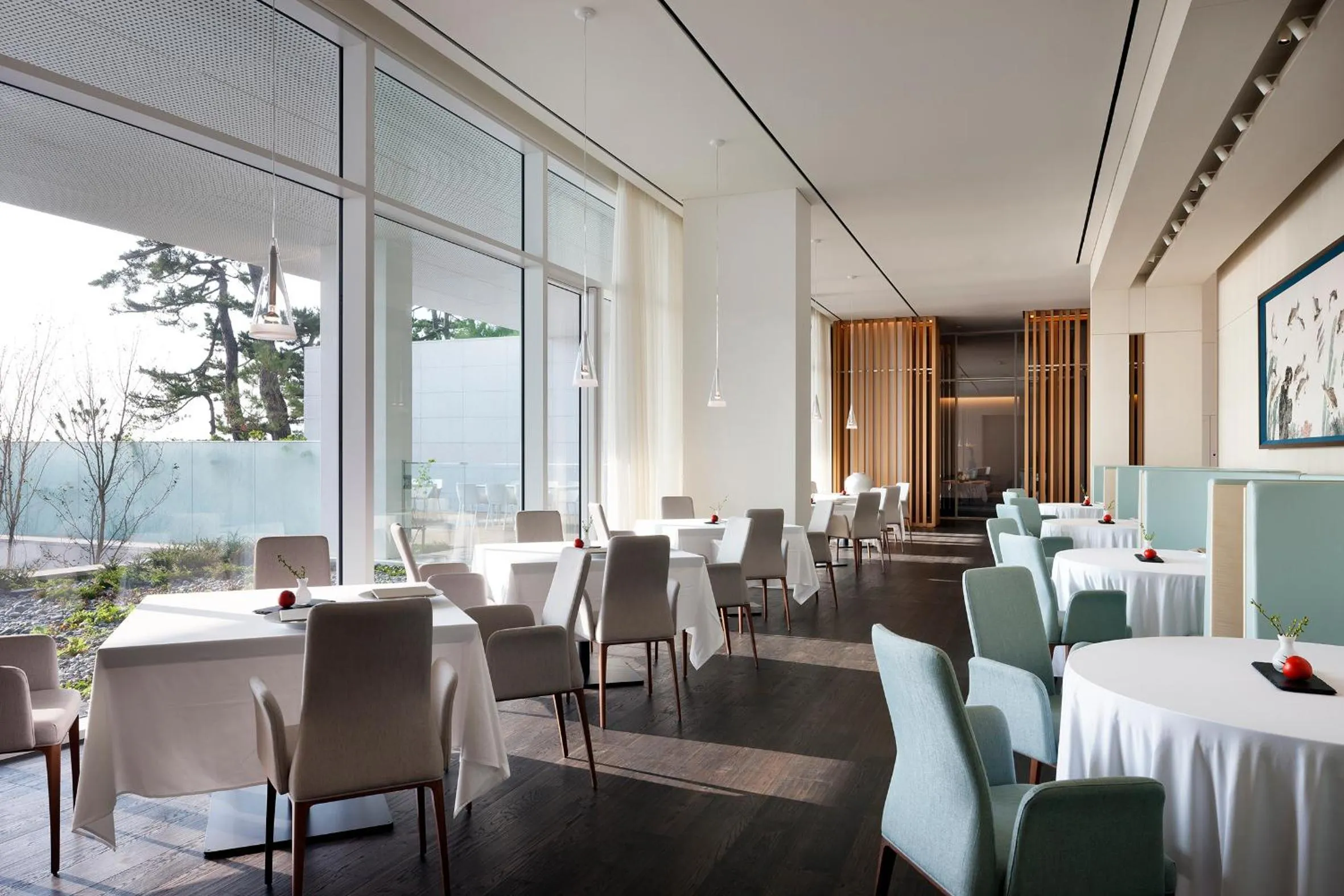 Restaurant/places to eat in SEAMARQ HOTEL