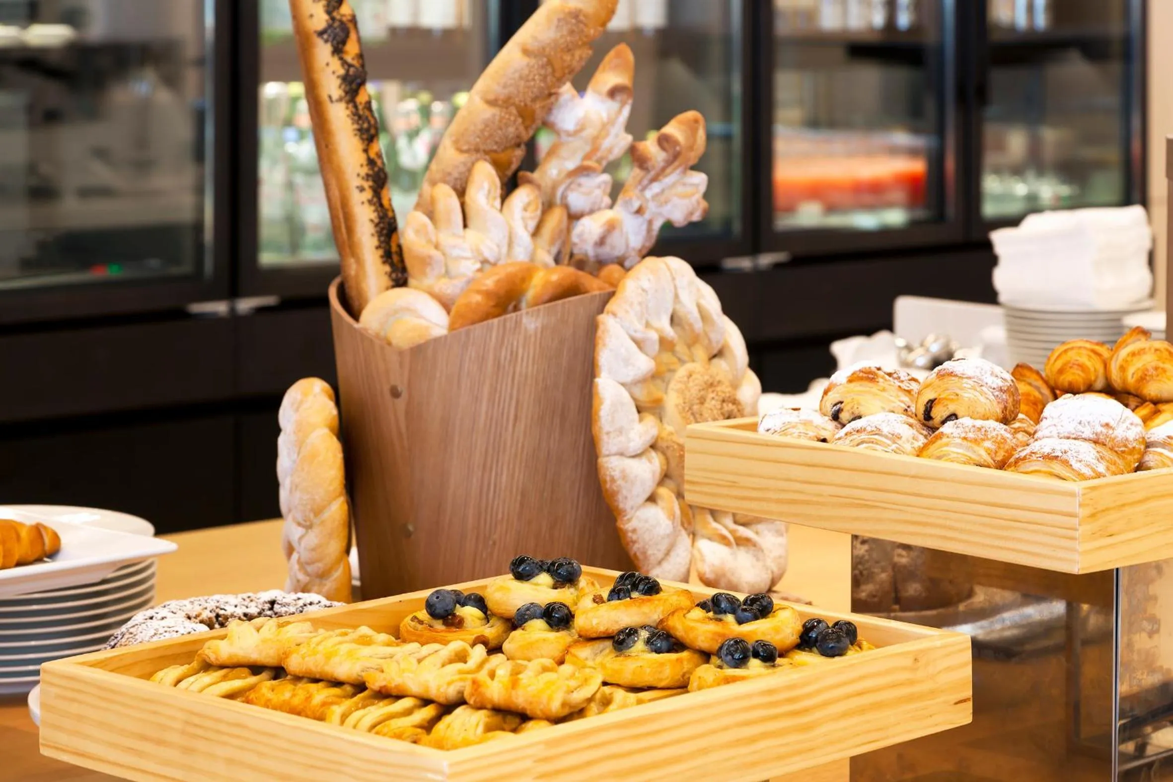 Restaurant/places to eat in SEAMARQ HOTEL