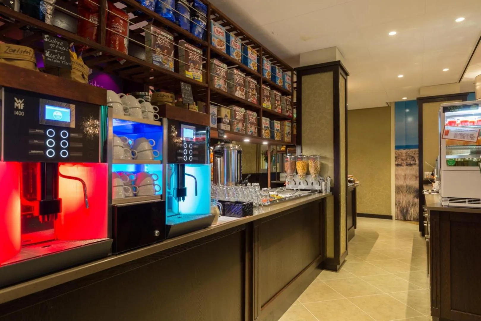 Buffet breakfast in Strandhotel Bos en Duin