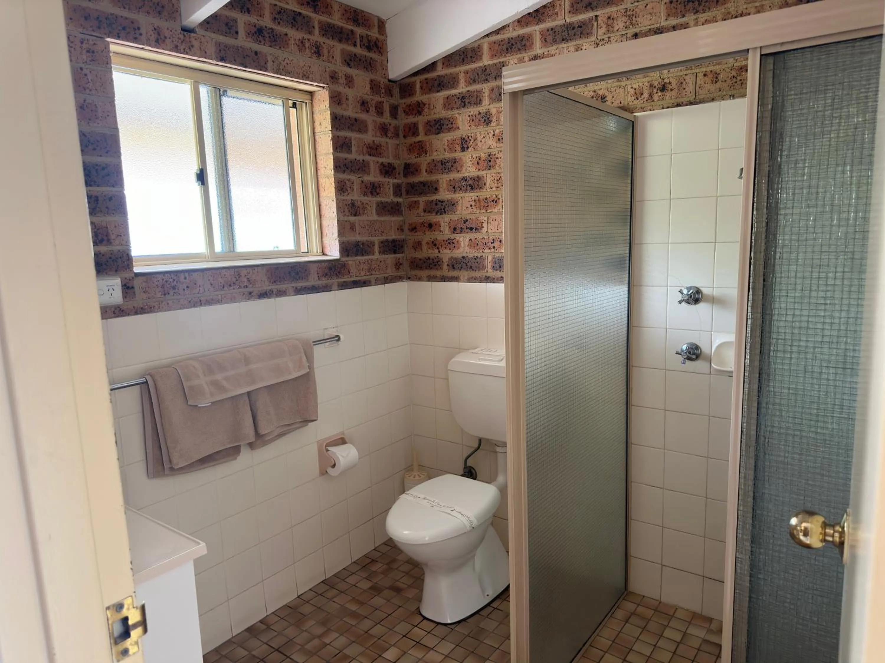 Bathroom in Clock Tower Motor Inn