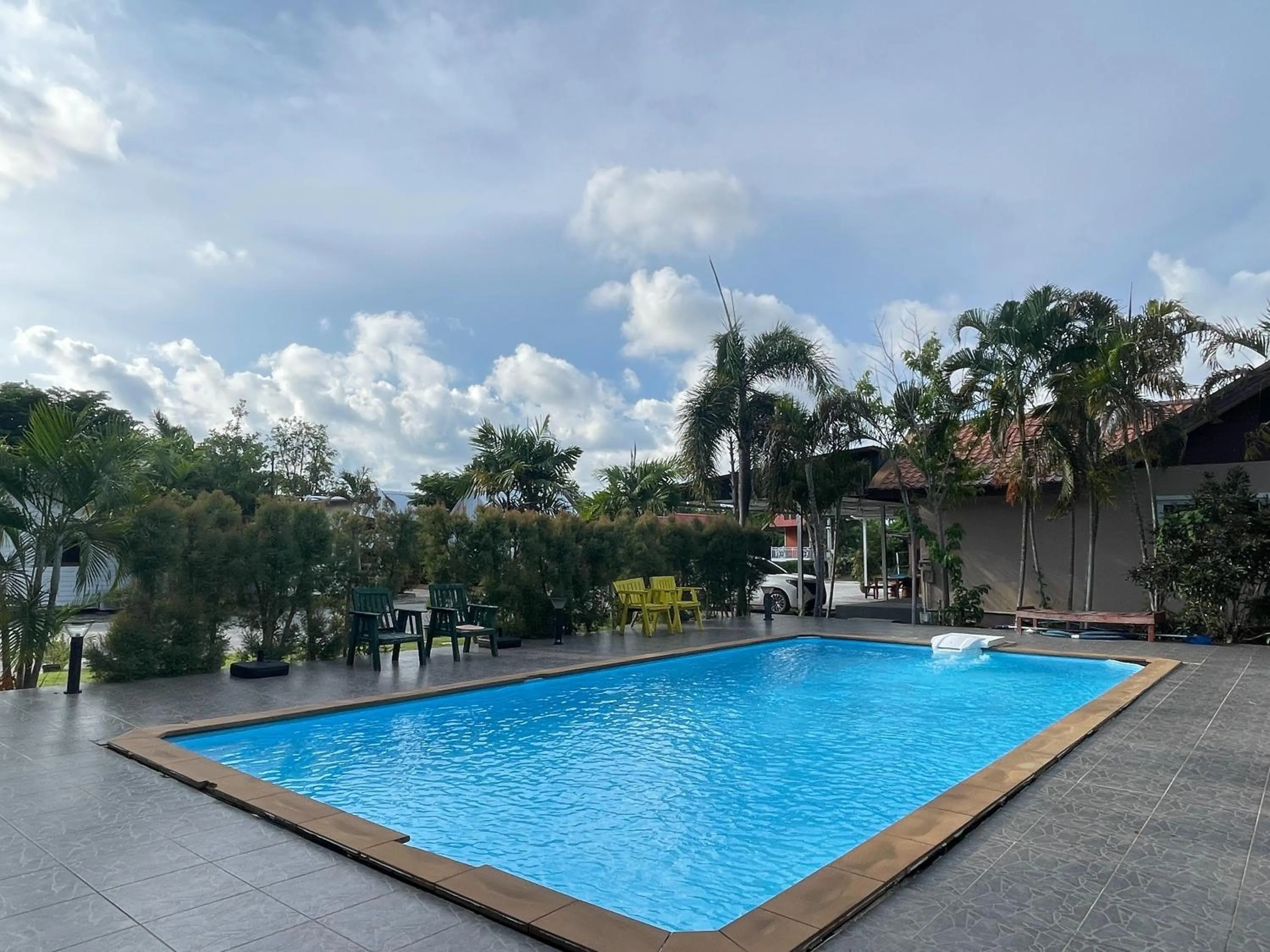 Swimming pool in Oh Taley Resort