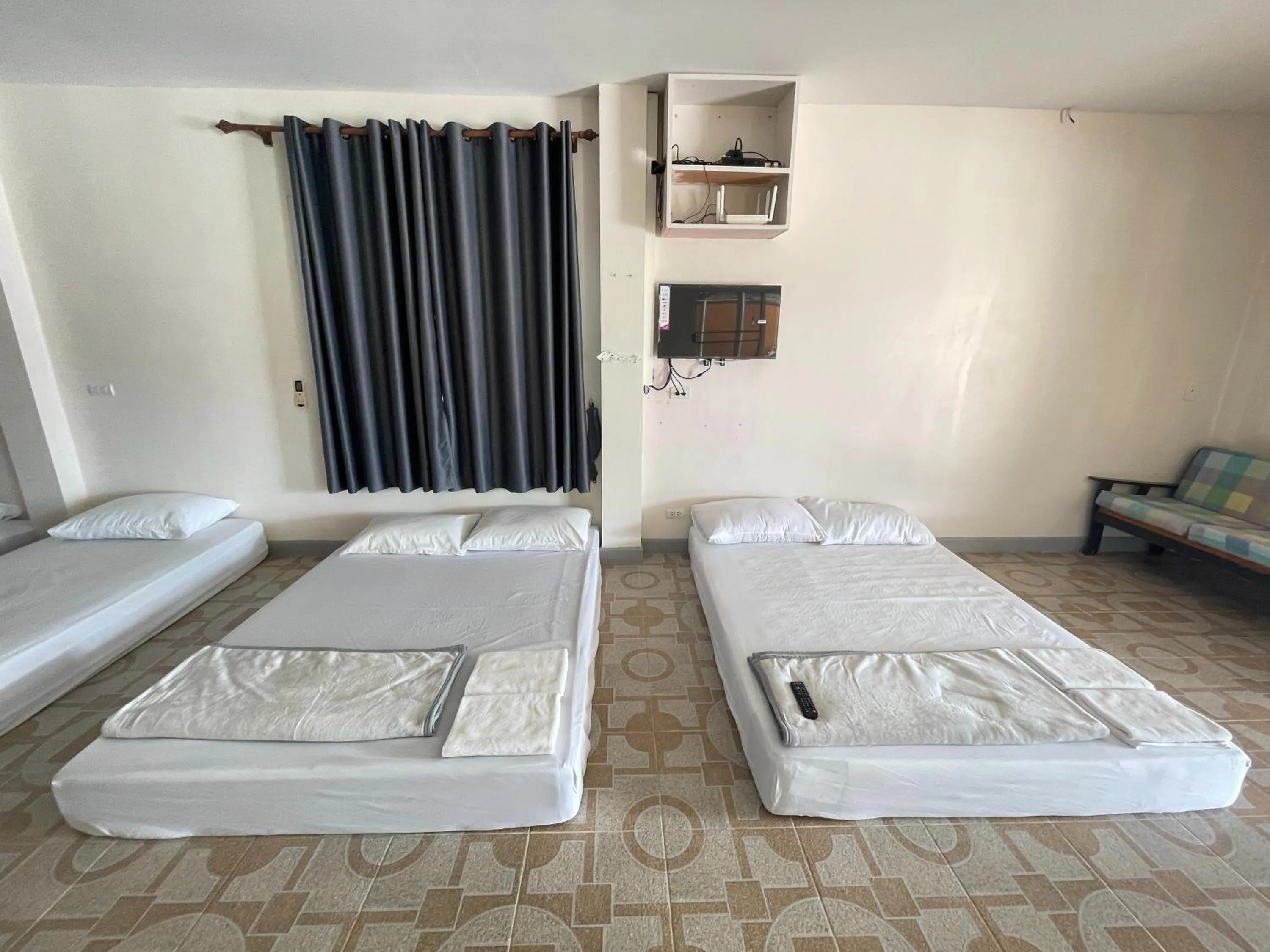 Photo of the whole room, Bed in Oh Taley Resort