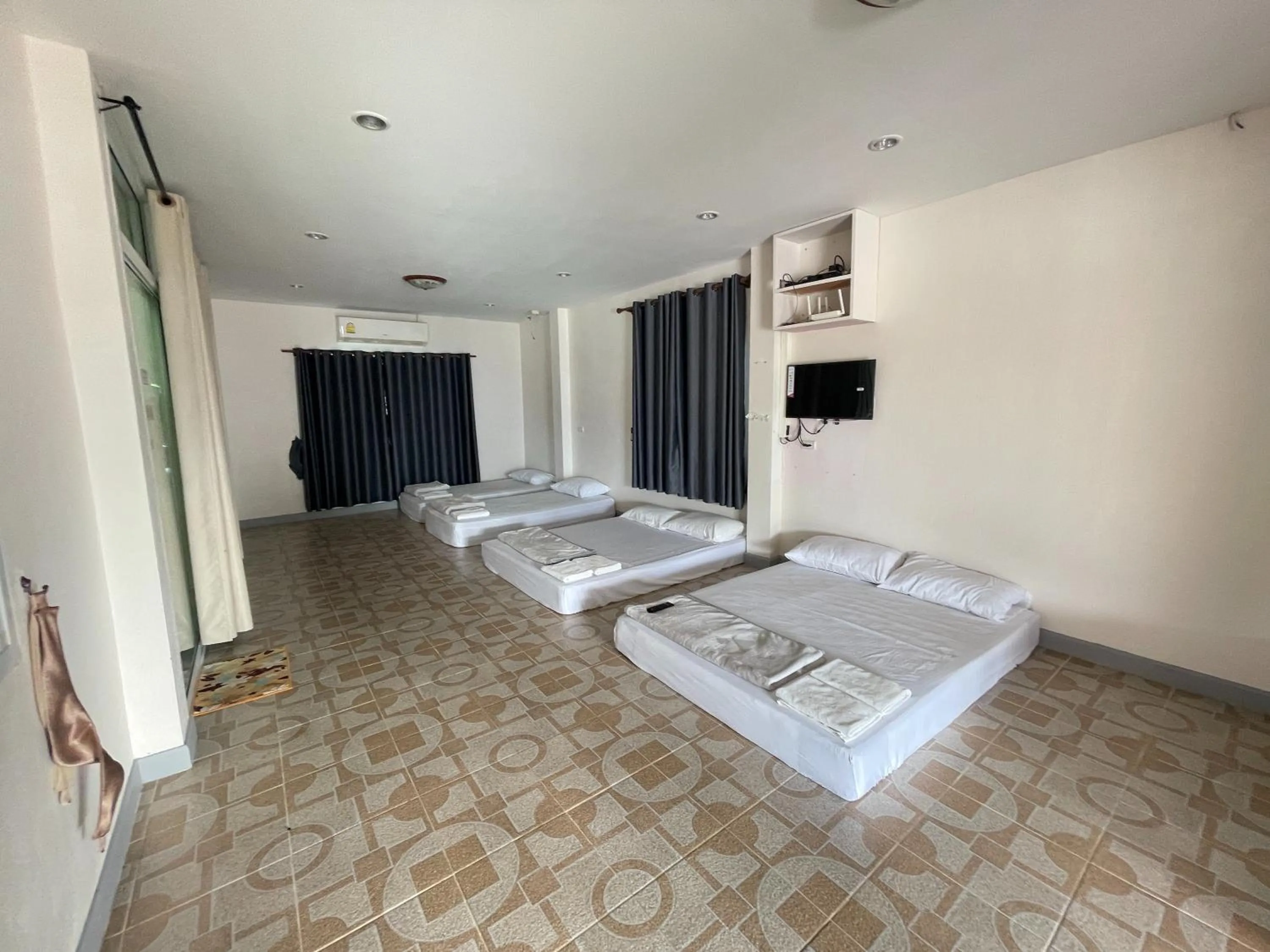 Photo of the whole room, Bed in Oh Taley Resort