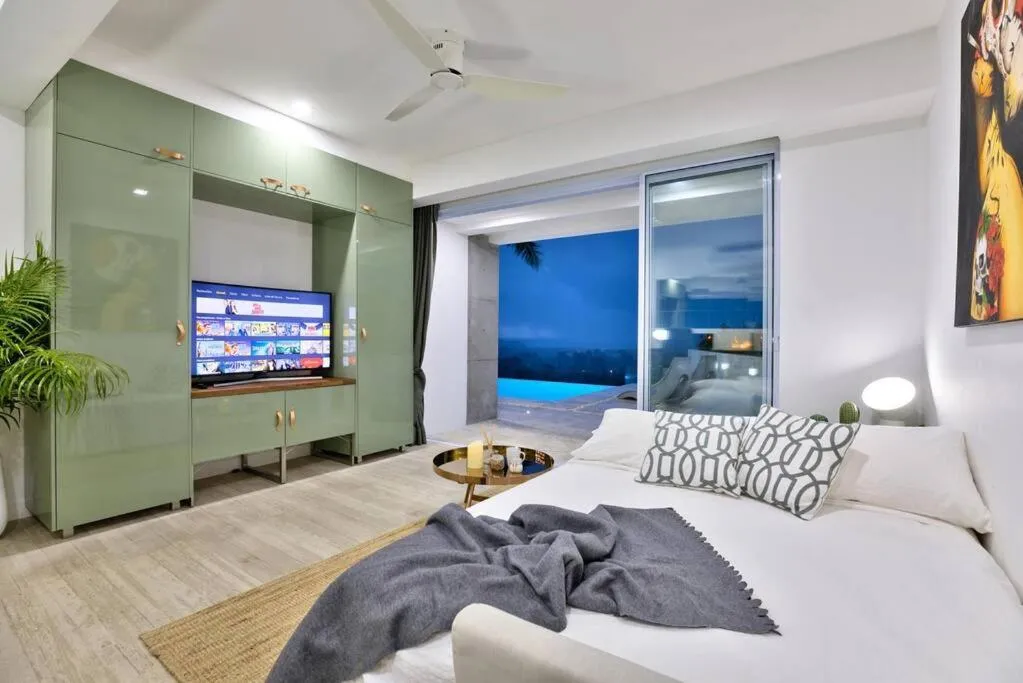 Bed in Stylish Sea View Villa, 5 Bedrooms KBR13
